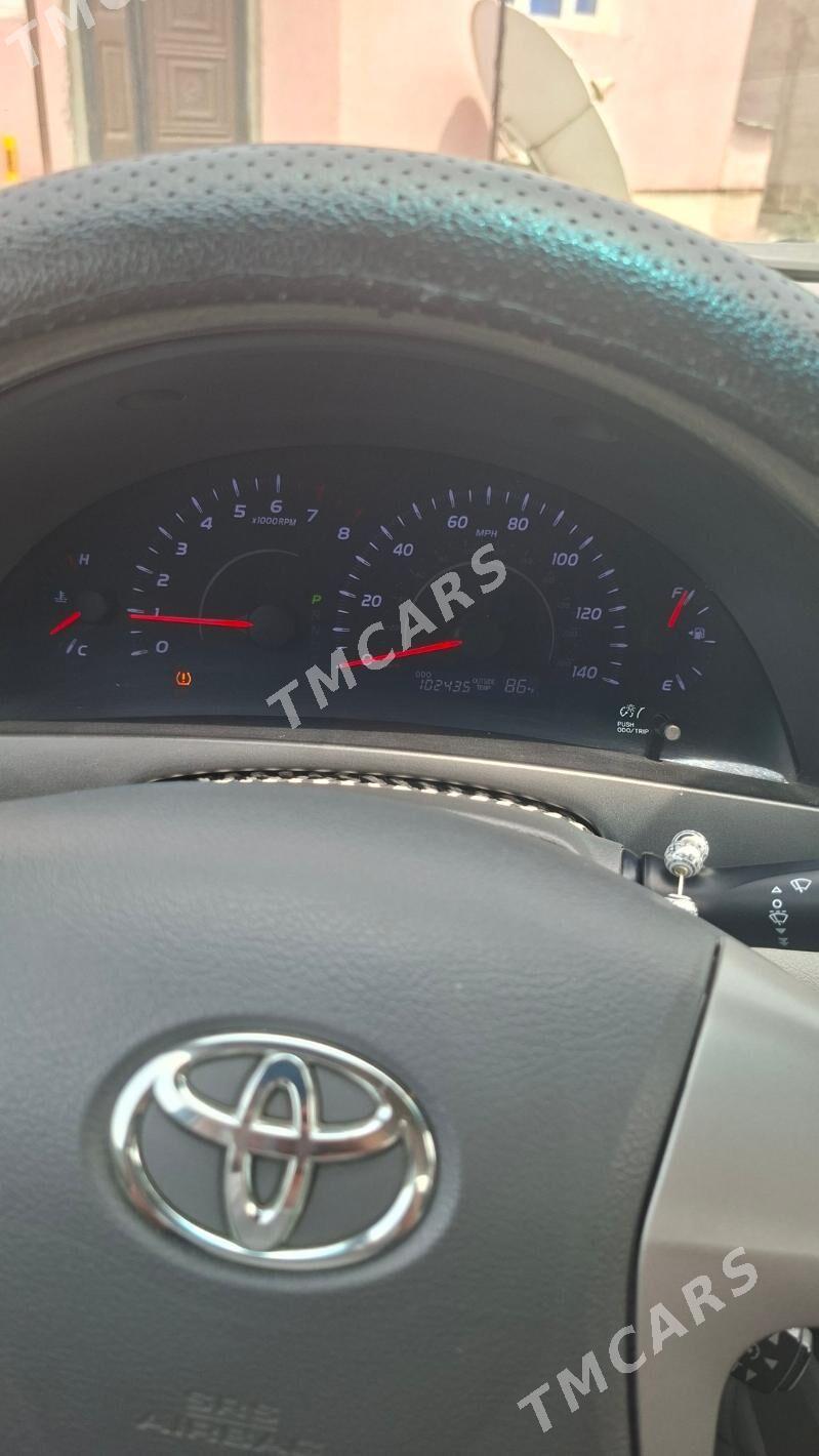 Toyota Camry 2010 - 200 000 TMT - Халач - img 4