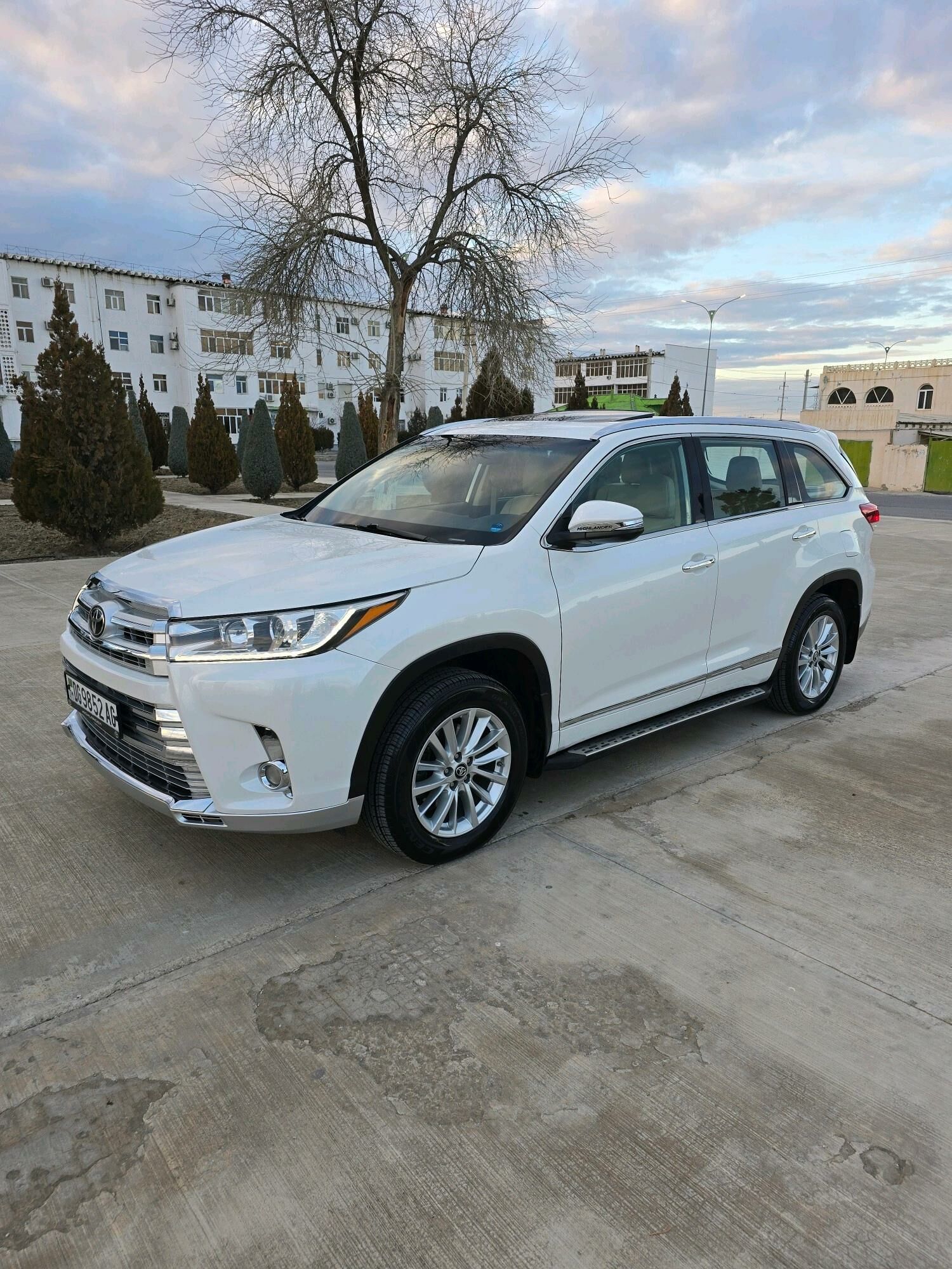 Toyota Highlander 2018 - 430 000 TMT - Бузмеин ГРЭС - img 5