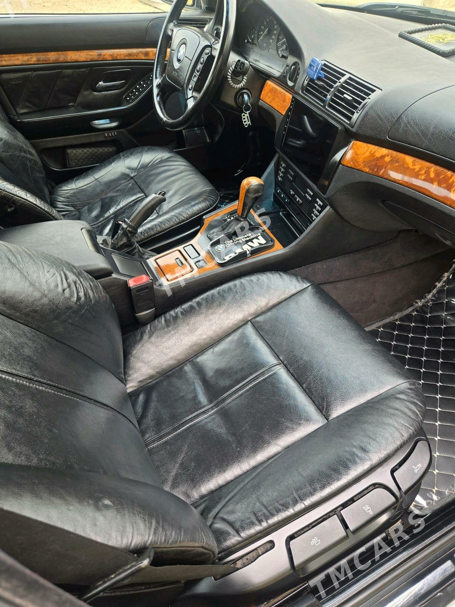 BMW E39 1999 - 112 000 TMT - Türkmenbaşy - img 3