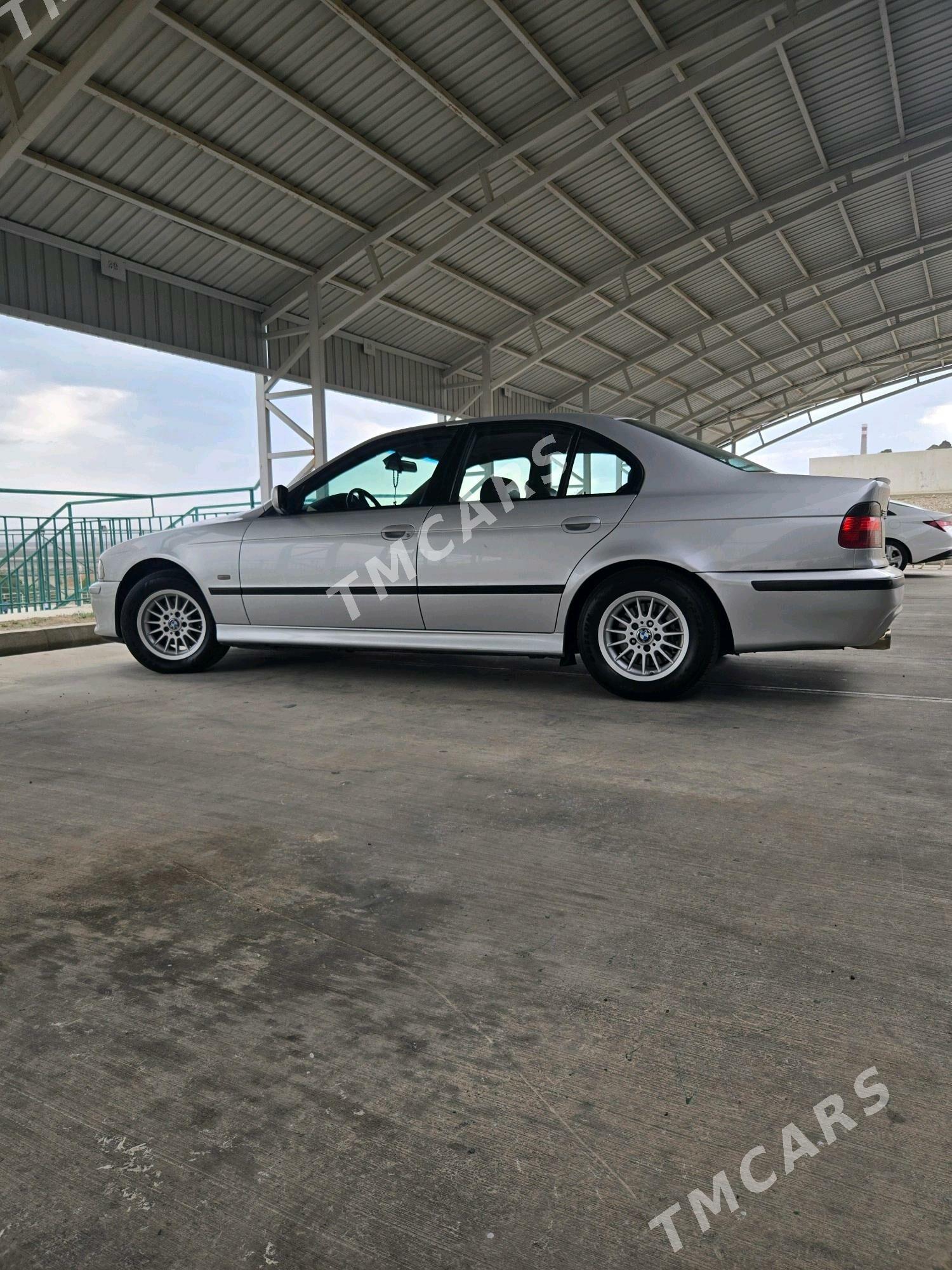 BMW E39 1999 - 112 000 TMT - Türkmenbaşy - img 9