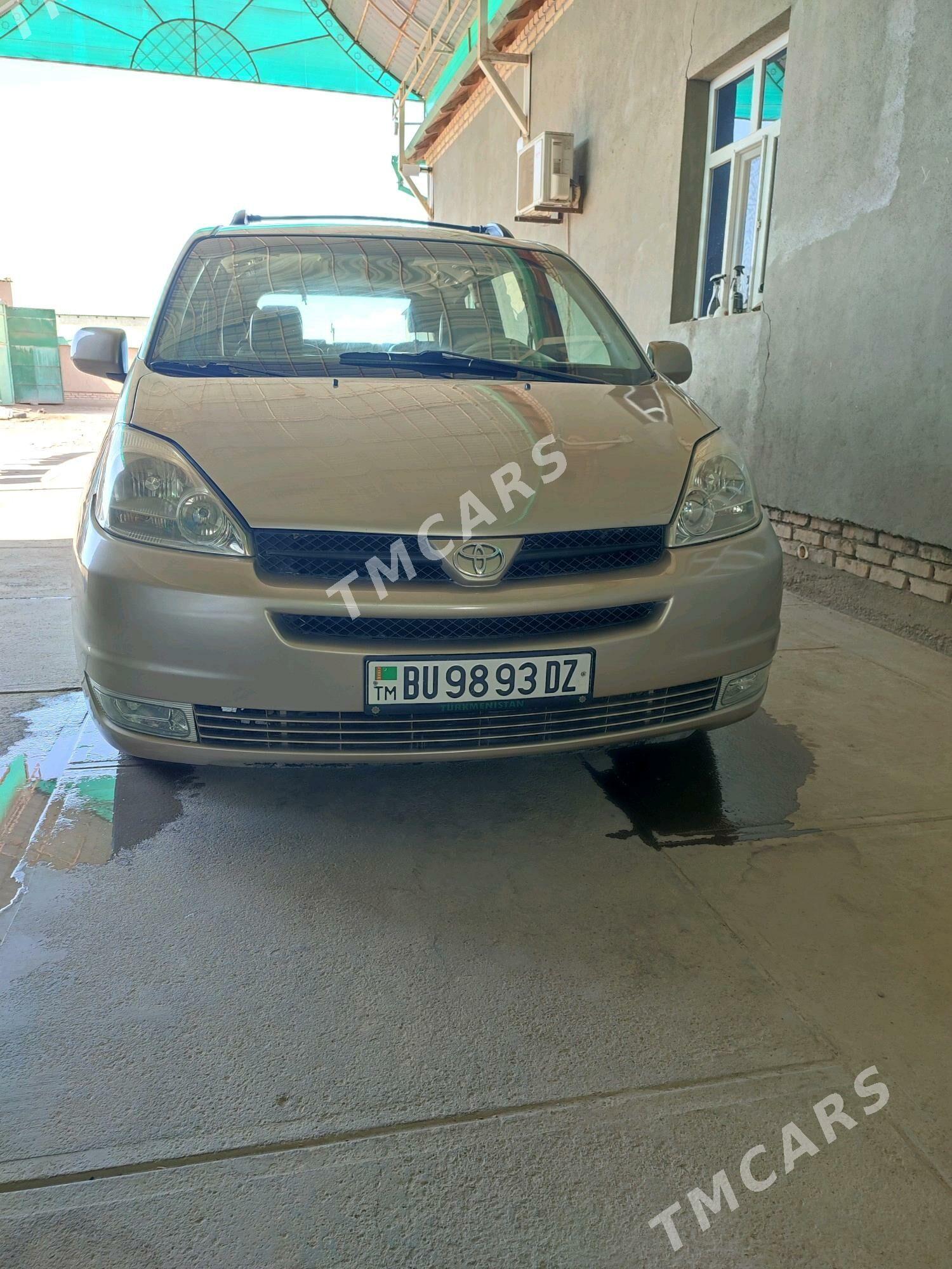 Toyota Sienna 2004 - 240 000 TMT - Гурбансолтан Едже - img 2