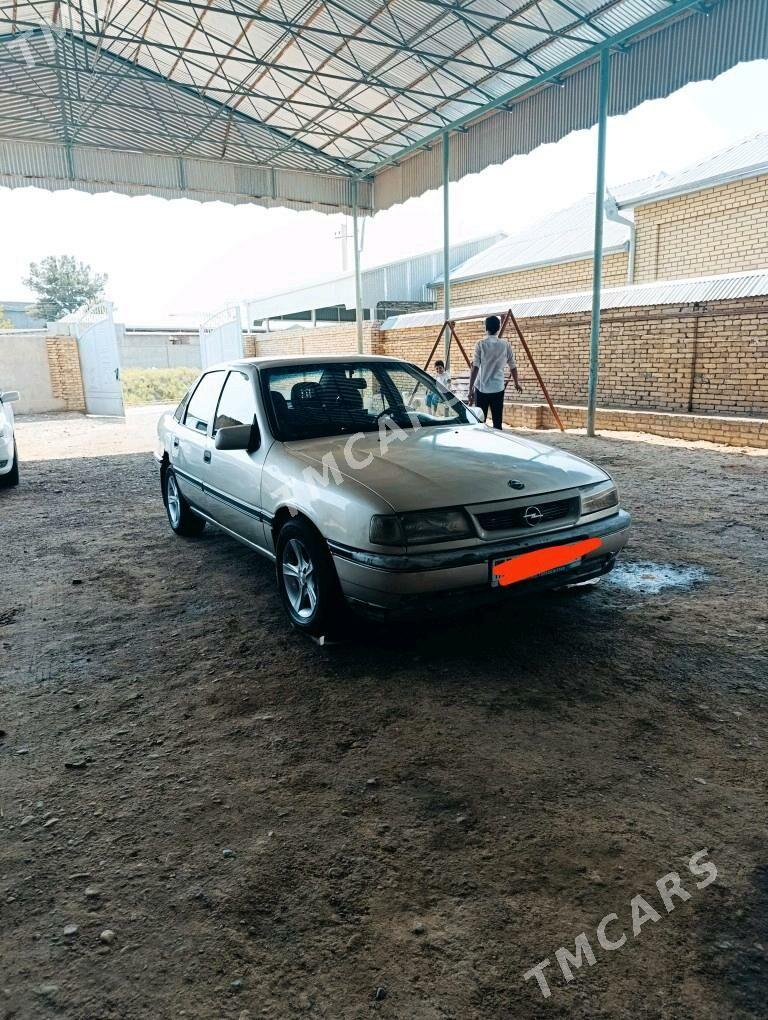 Opel Vectra 1990 - 38 000 TMT - Мары - img 3