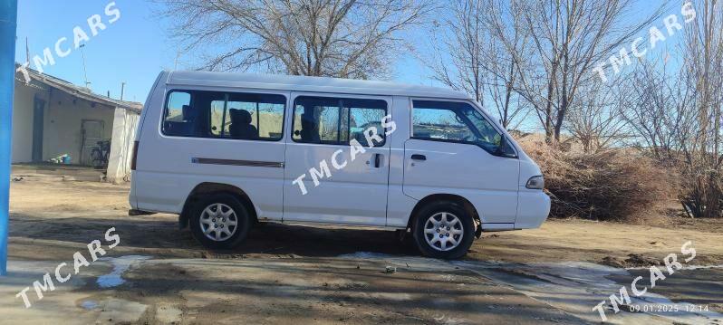 Toyota Hiace 2000 - 80 000 TMT - Köneürgenç - img 5