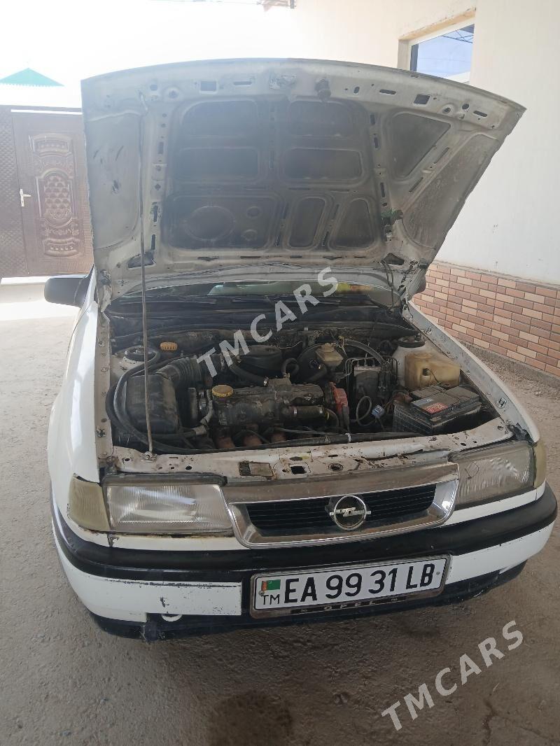 Opel Vectra 1992 - 25 000 TMT - Койтендаг - img 2