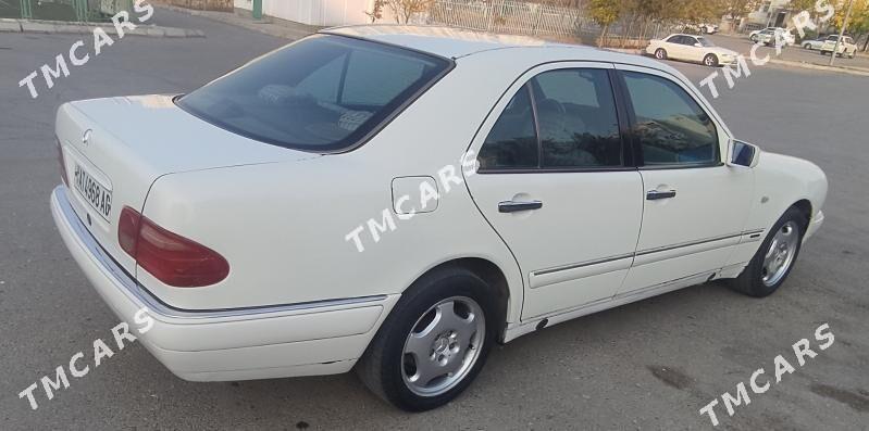 Mercedes-Benz E-Class 1997 - 75 000 TMT - Ашхабад - img 3