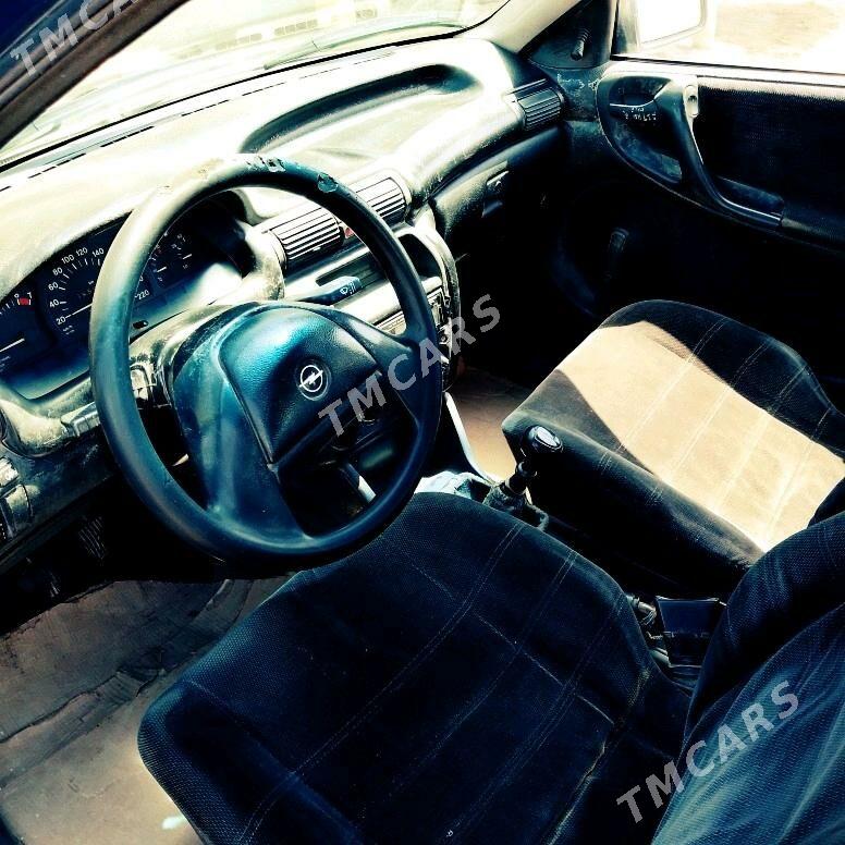 Opel Astra 1993 - 25 000 TMT - Gurbansoltan Eje - img 4