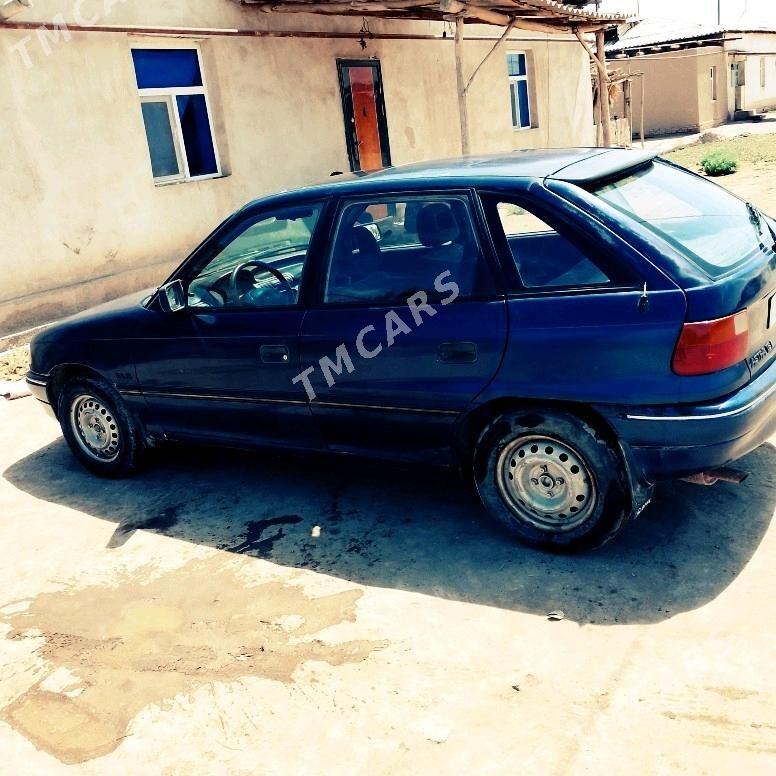 Opel Astra 1993 - 25 000 TMT - Gurbansoltan Eje - img 3