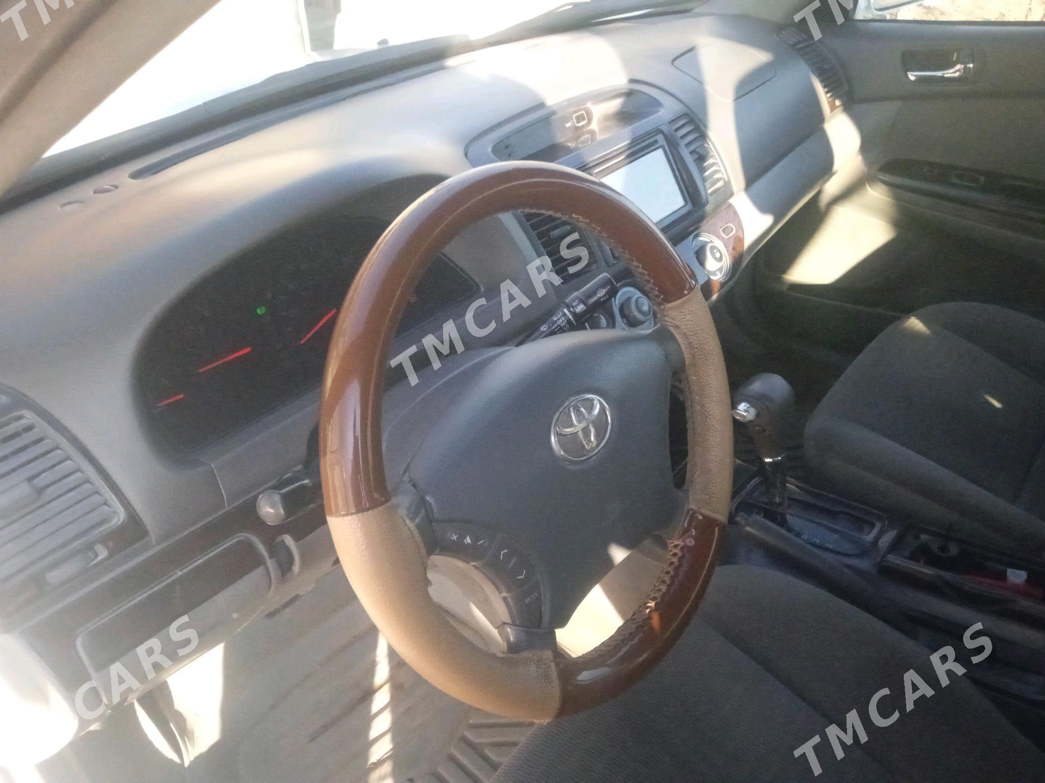 Toyota Camry 2005 - 130 000 TMT - Акдепе - img 4