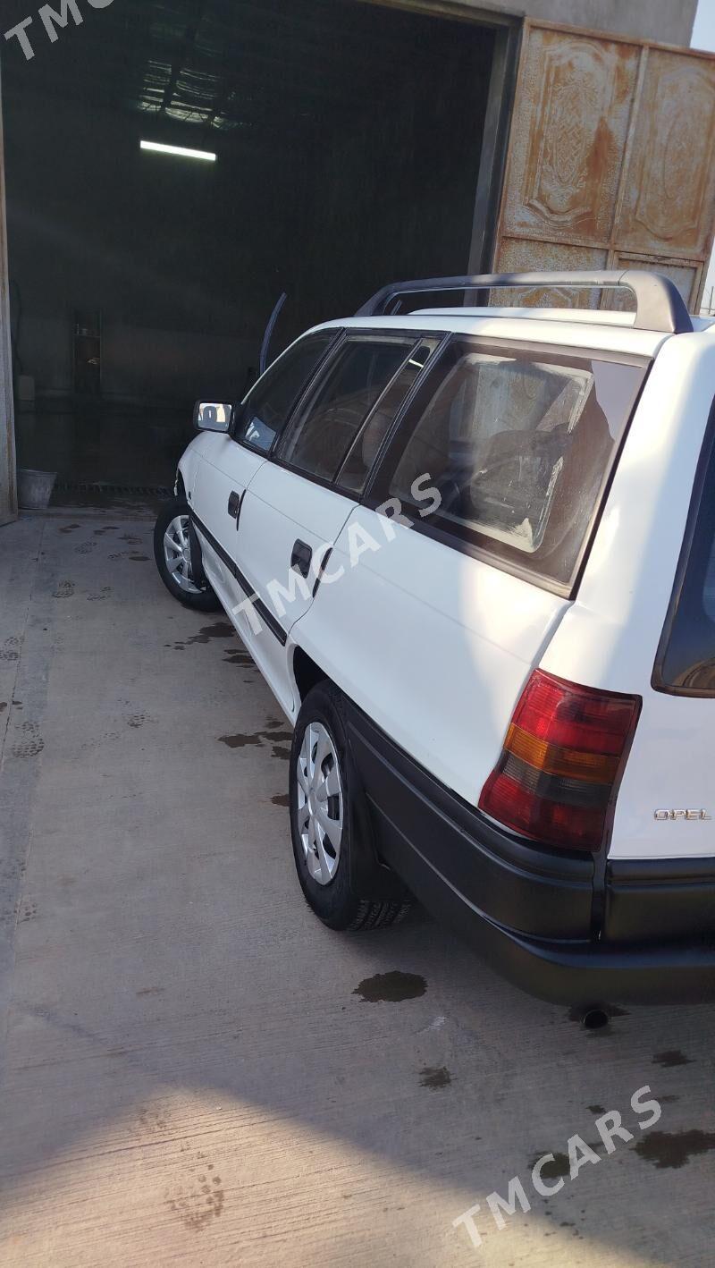 Opel Astra 1993 - 33 000 TMT - Gurbansoltan Eje - img 2