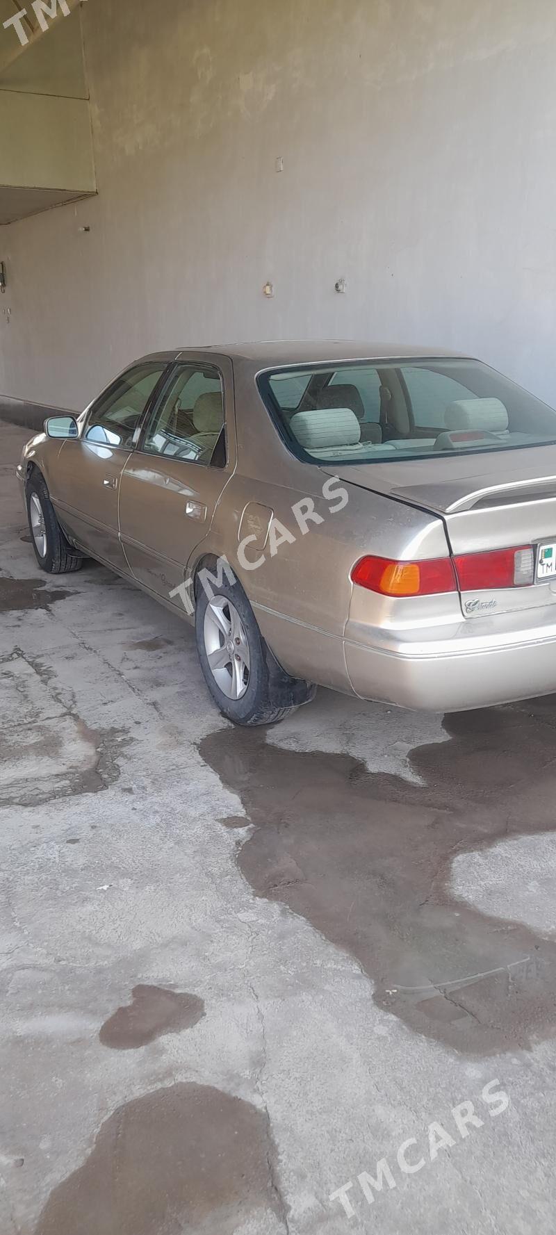 Toyota Camry 1999 - 110 000 TMT - Halaç - img 3