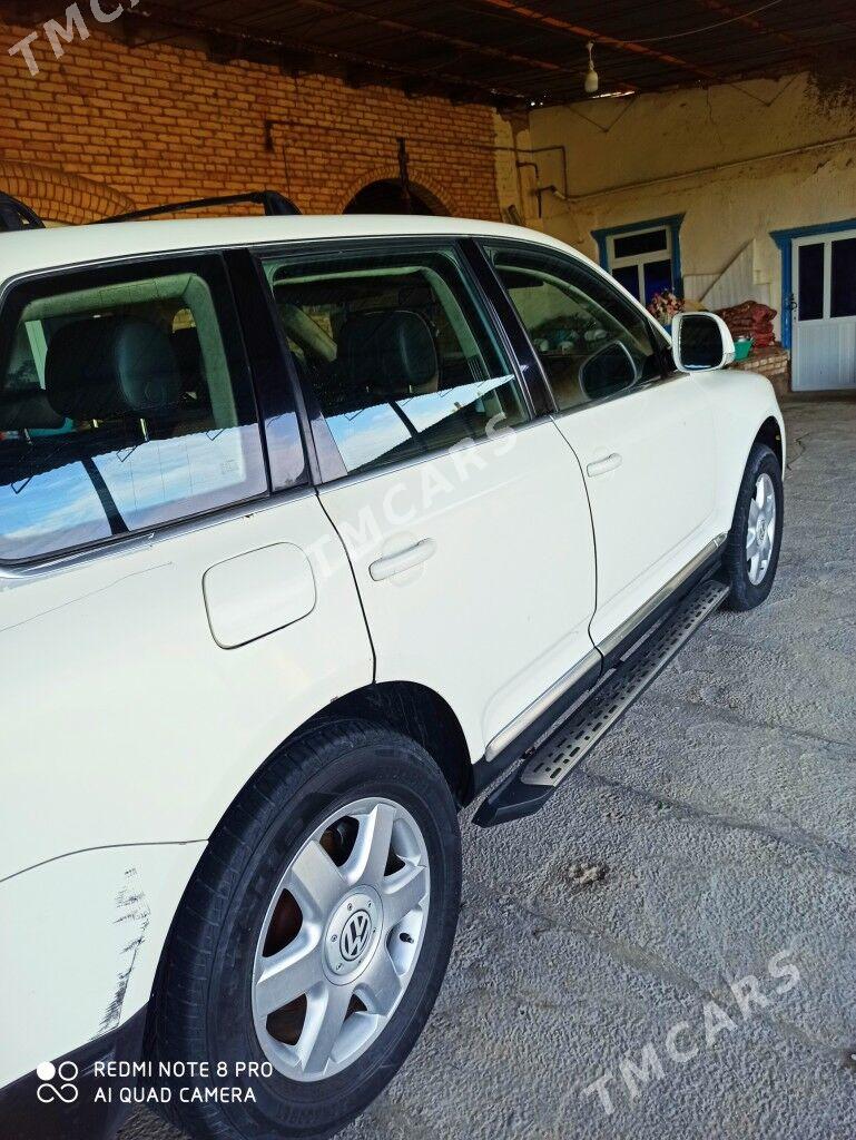 Volkswagen Touareg 2009 - 205 000 TMT - Дянев - img 2