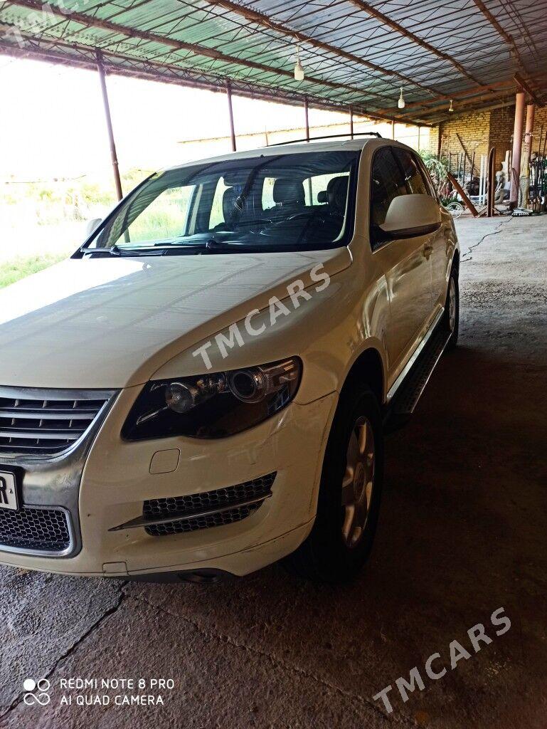 Volkswagen Touareg 2009 - 205 000 TMT - Дянев - img 6