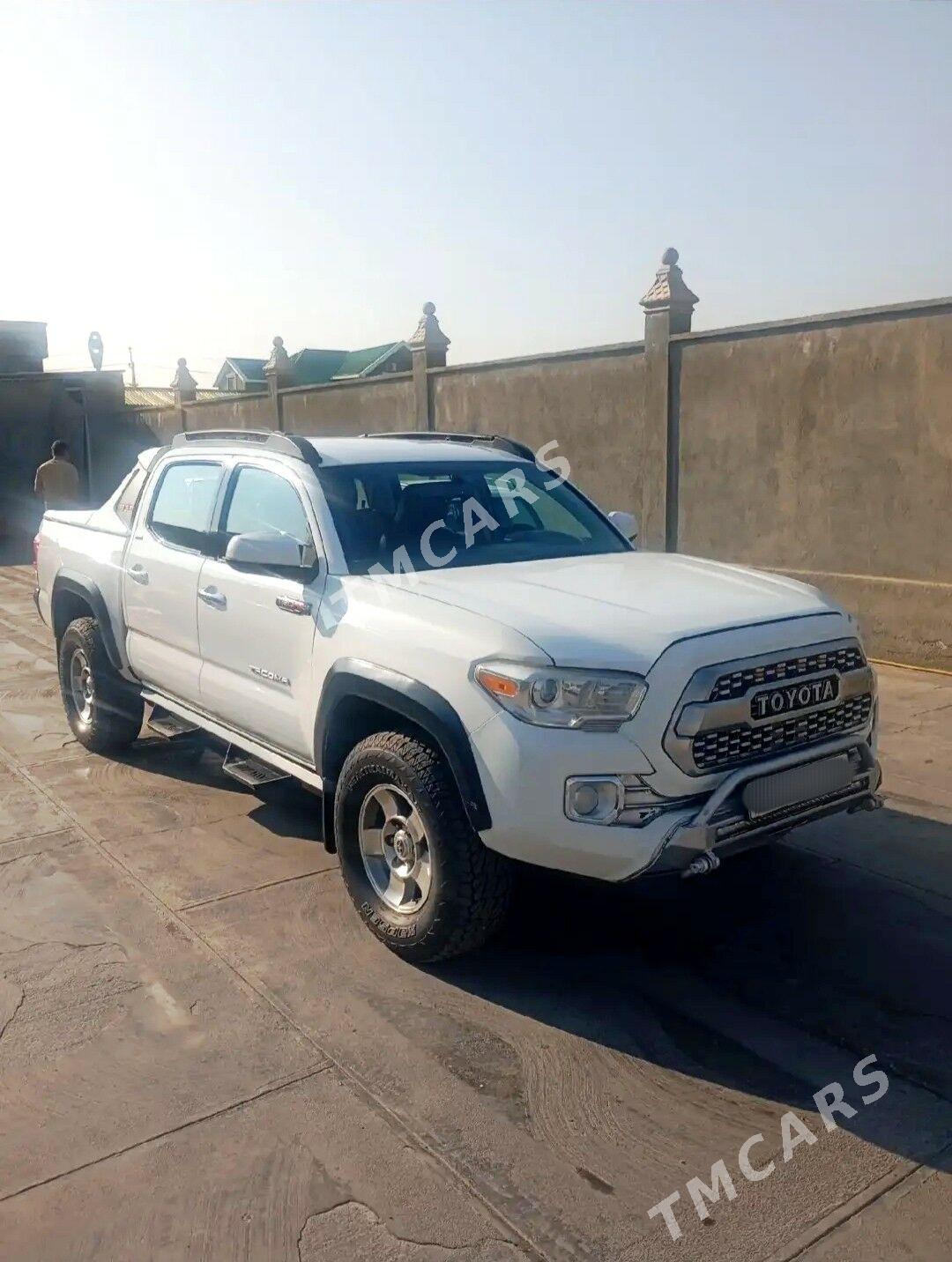 Toyota Tacoma 2017 - 330 000 TMT - Aşgabat - img 3