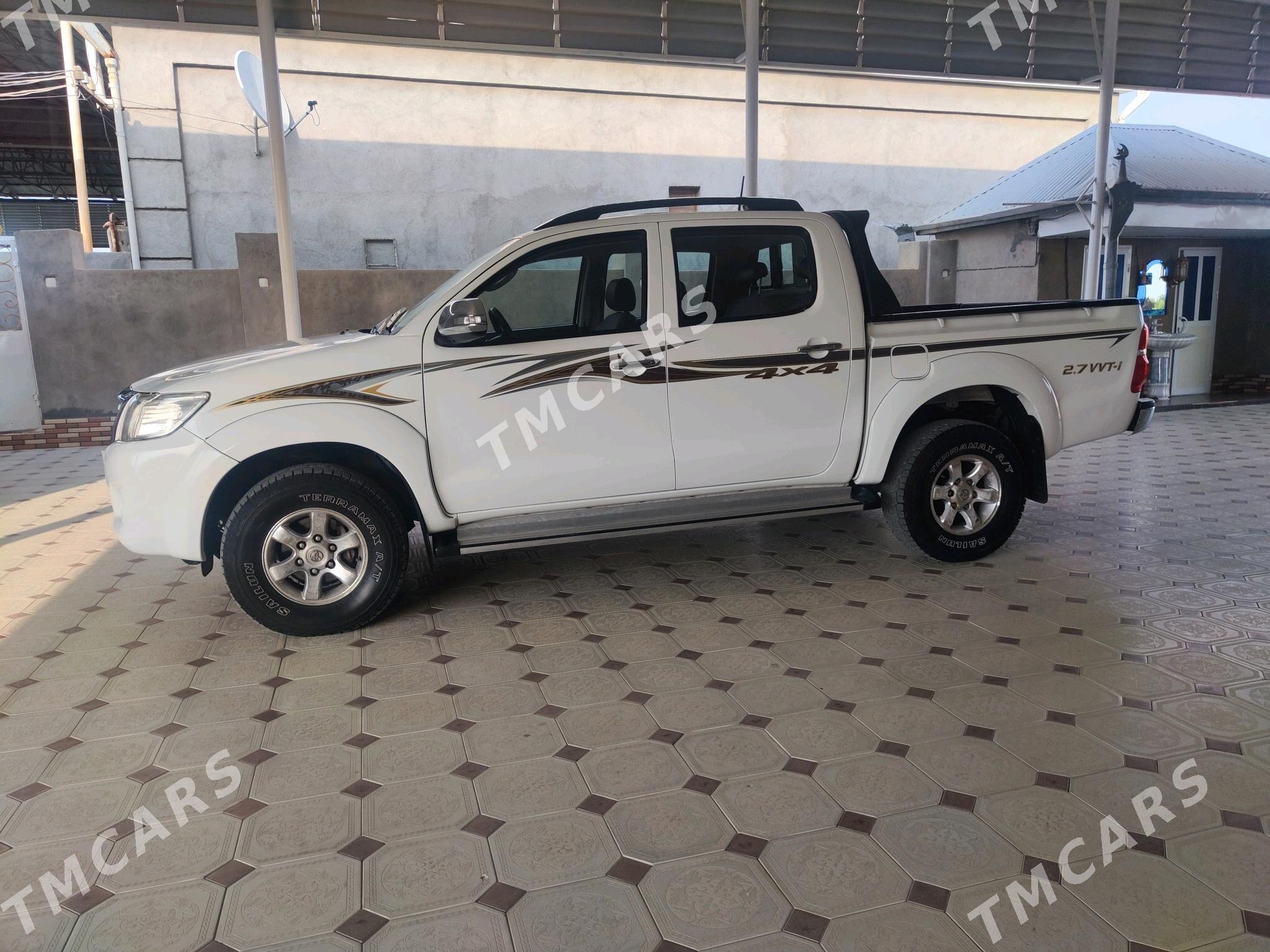 Toyota Hilux 2012 - 305 000 TMT - Mary - img 3