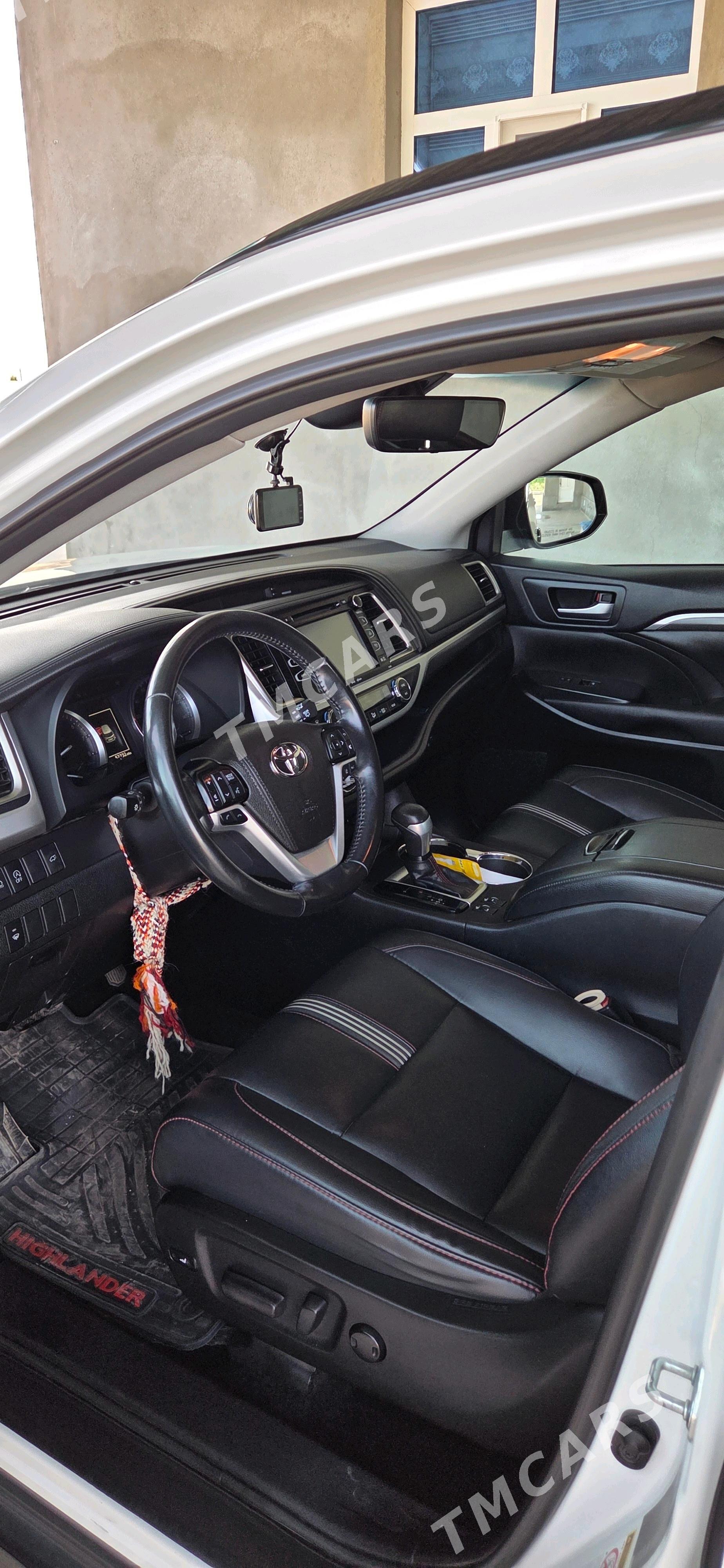 Toyota Highlander 2019 - 480 000 TMT - Daşoguz - img 4