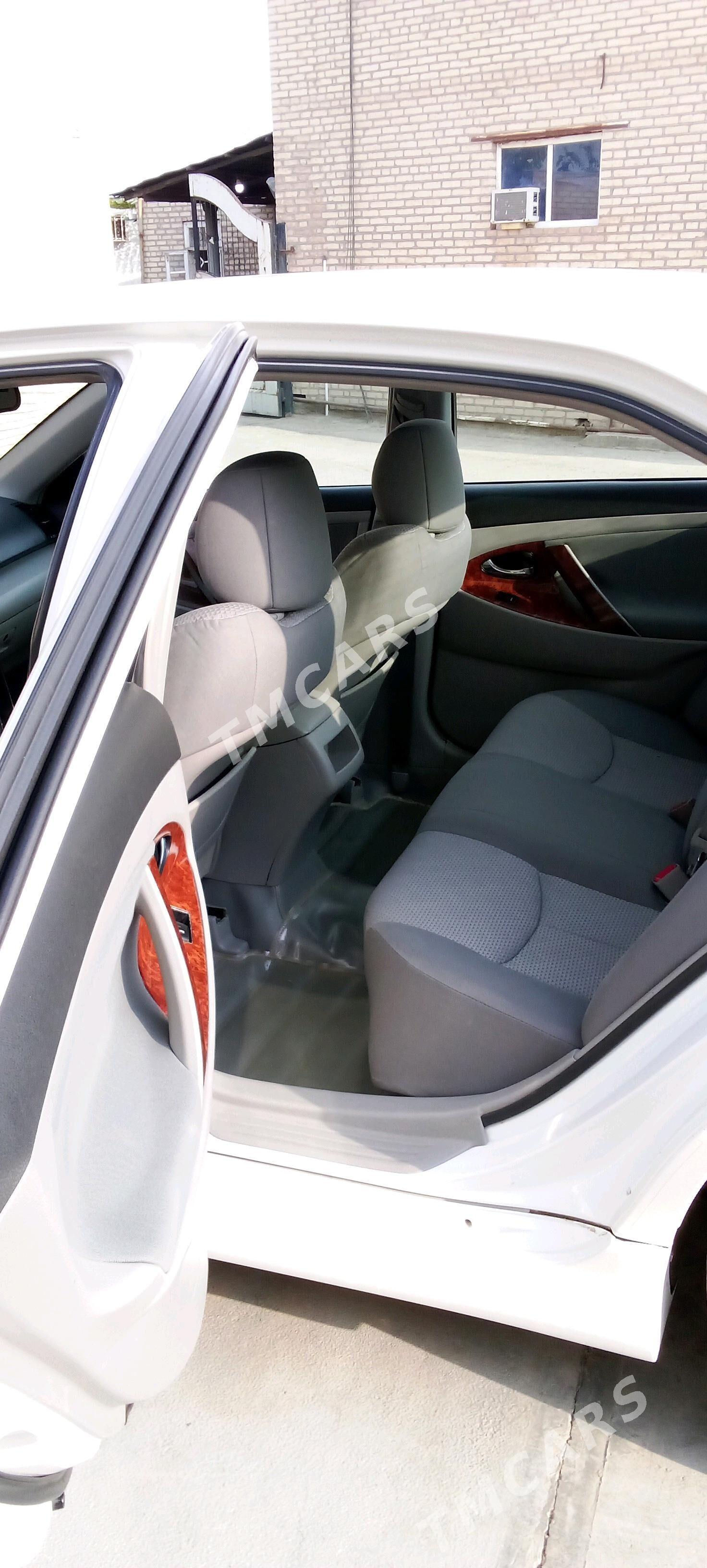 Toyota Camry 2010 - 220 000 TMT - Мары - img 5