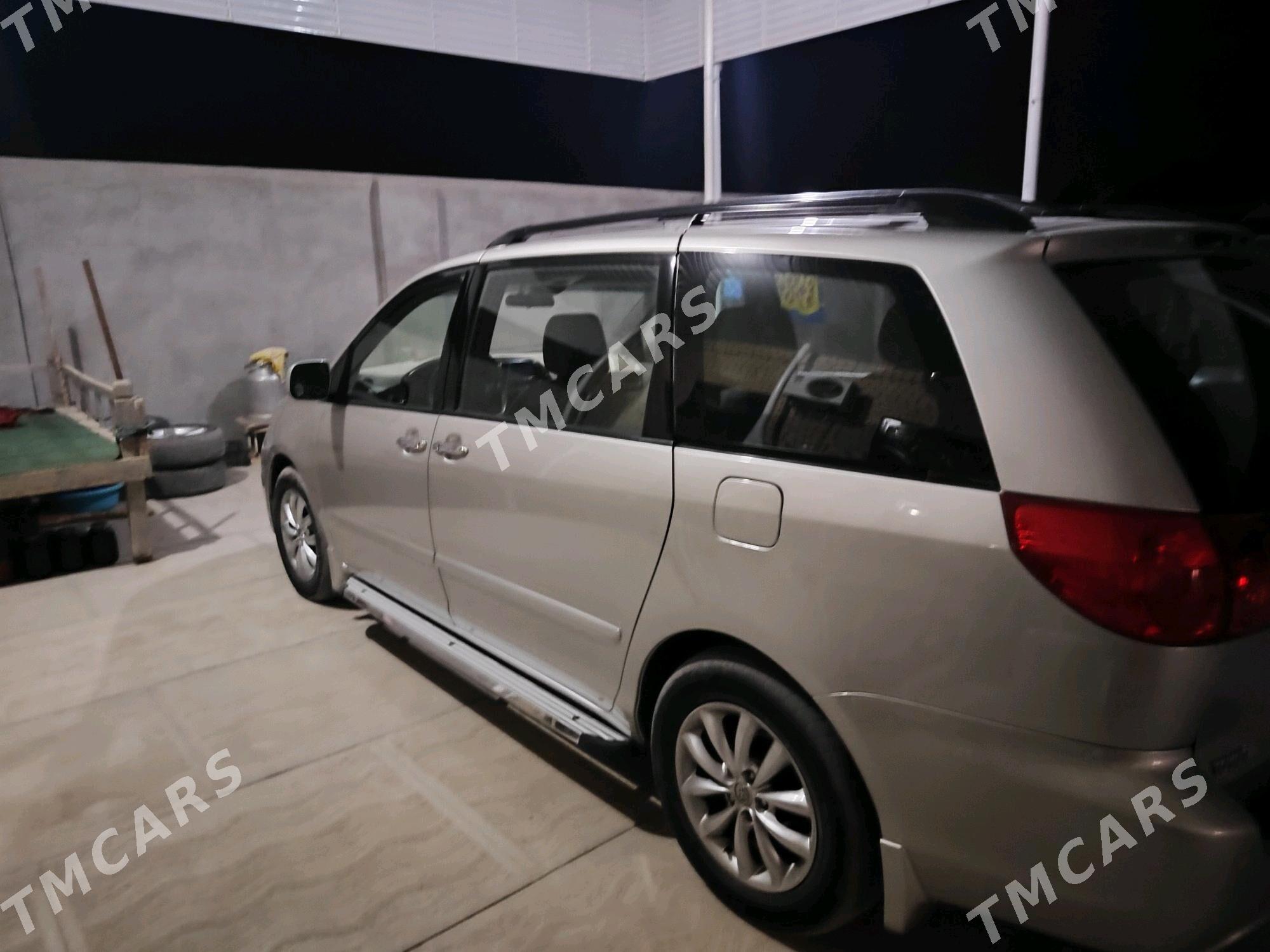 Toyota Sienna 2008 - 270 000 TMT - Ýolöten - img 2