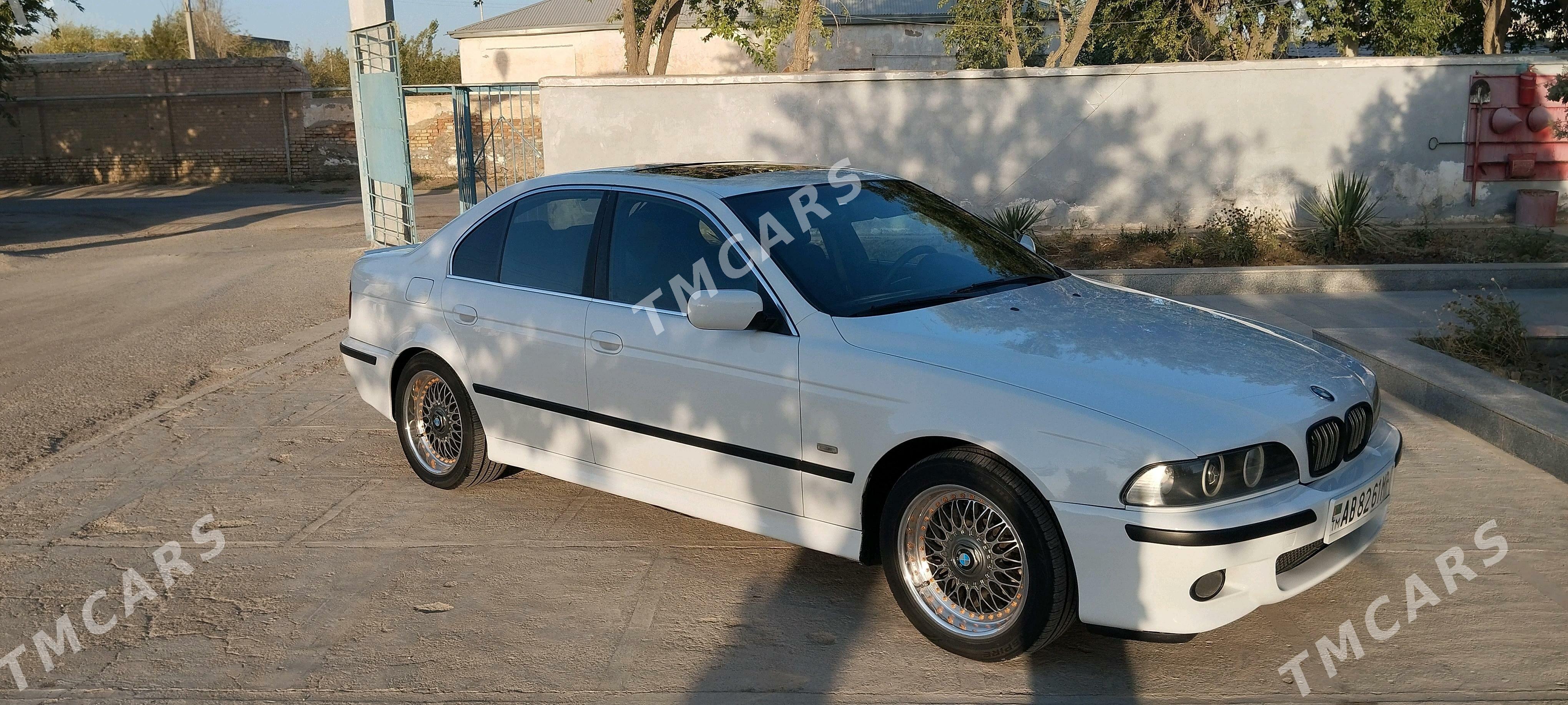 BMW E39 2001 - 132 000 TMT - Mary - img 3