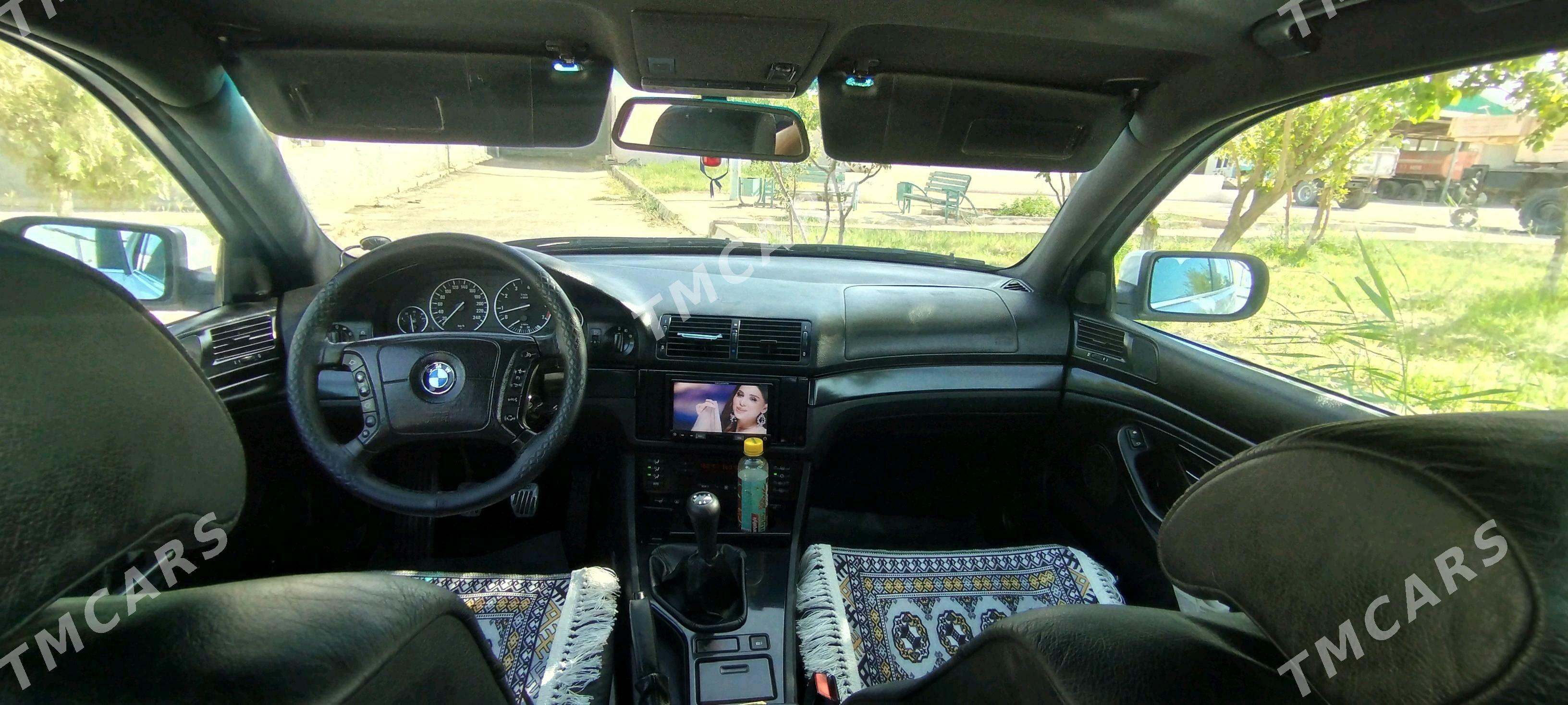 BMW E39 2001 - 132 000 TMT - Mary - img 5
