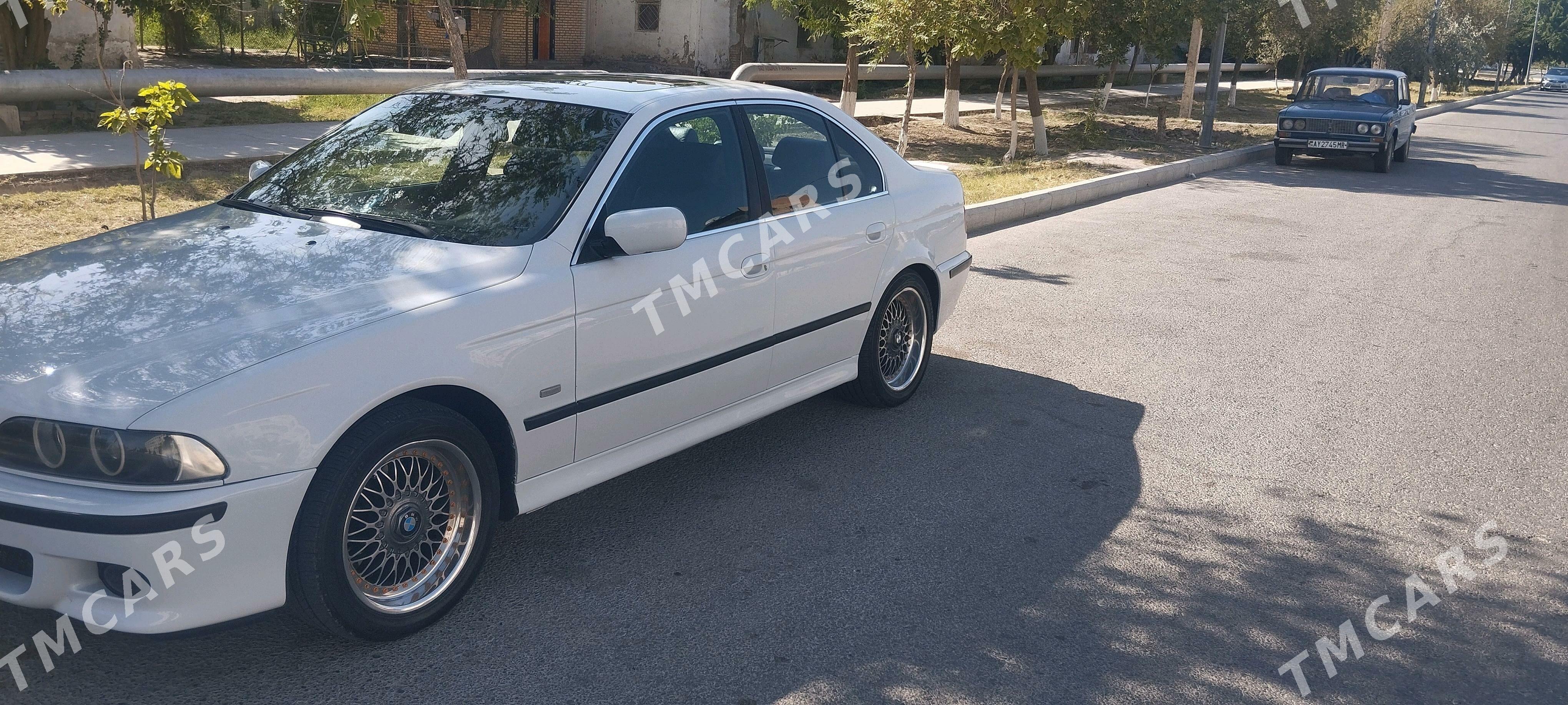 BMW E39 2001 - 132 000 TMT - Mary - img 2