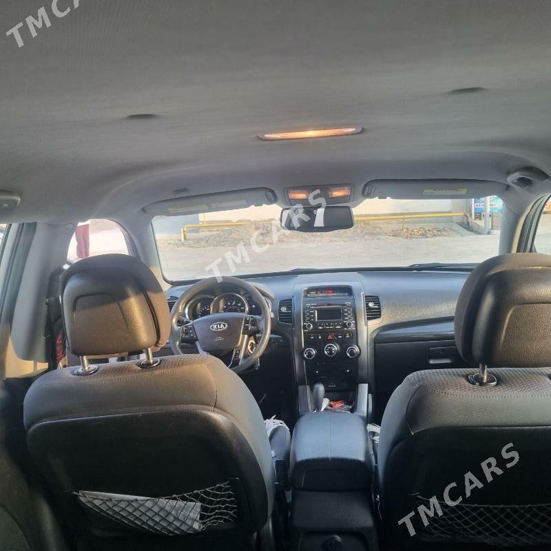 Kia Sorento 2011 - 180 000 TMT - Ak bugdaý etraby - img 2