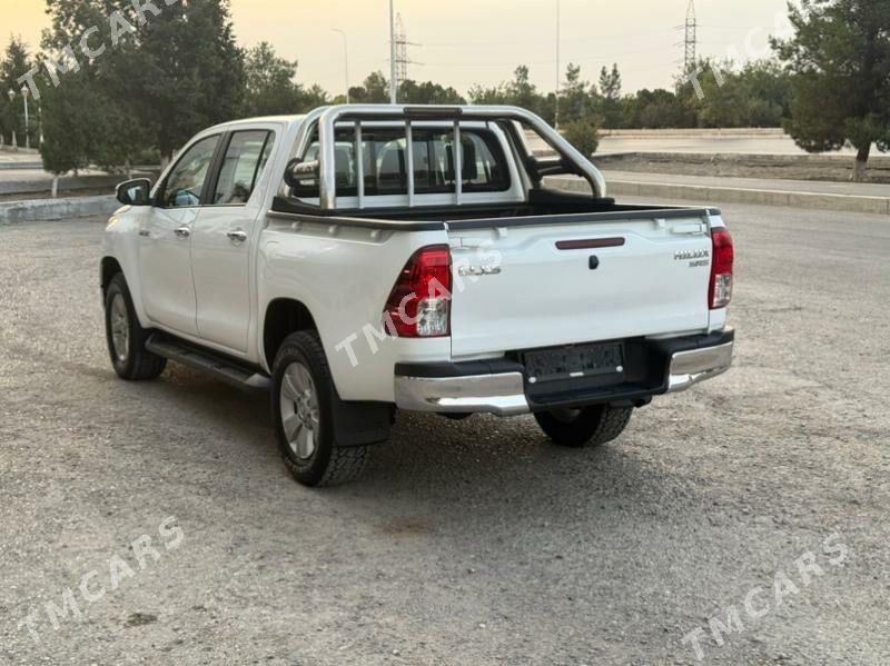 Toyota Hilux 2017 - 390 000 TMT - Gurtly - img 4
