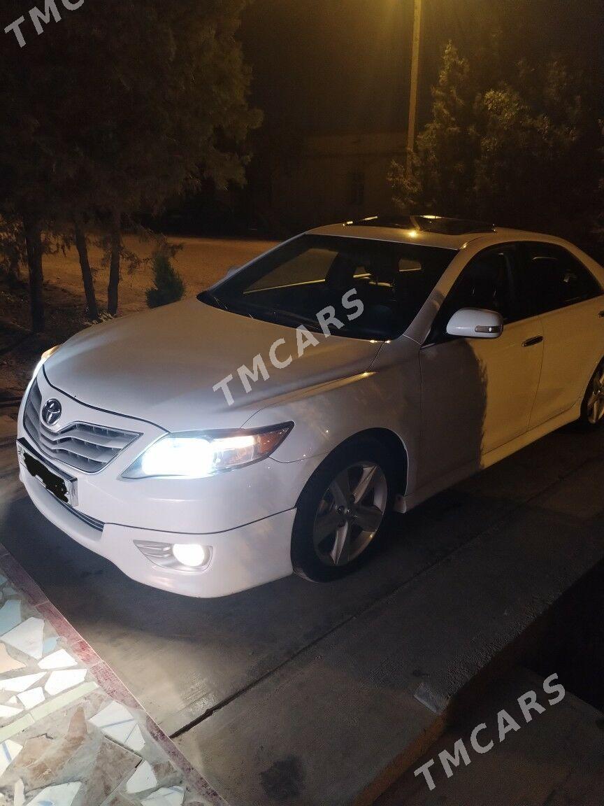 Toyota Camry 2010 - 200 000 TMT - Дашогуз - img 5