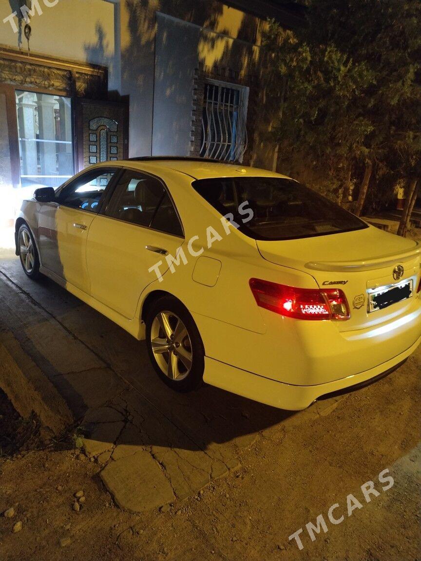 Toyota Camry 2010 - 200 000 TMT - Дашогуз - img 7