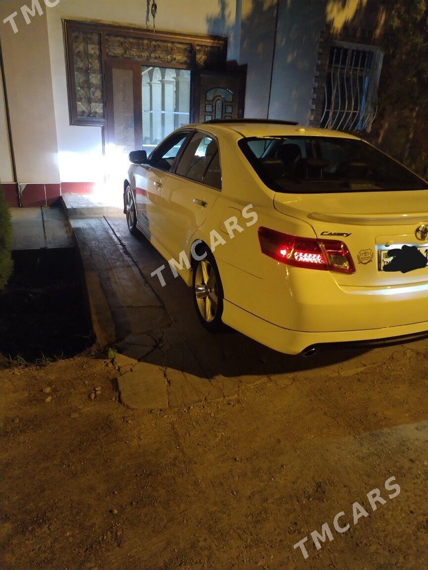 Toyota Camry 2010 - 200 000 TMT - Дашогуз - img 2