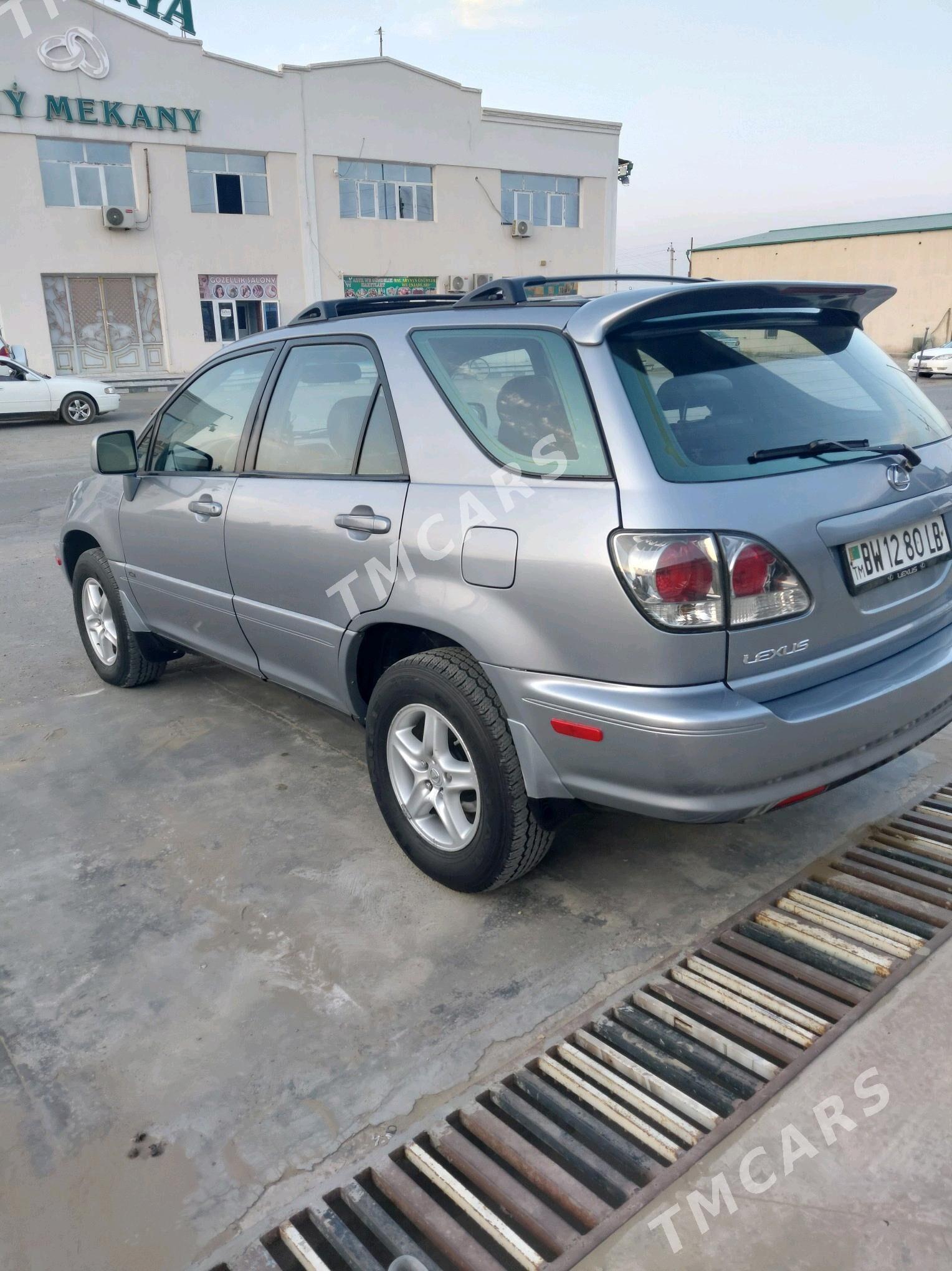 Lexus RX 300 2001 - 180 000 TMT - Фарап - img 7