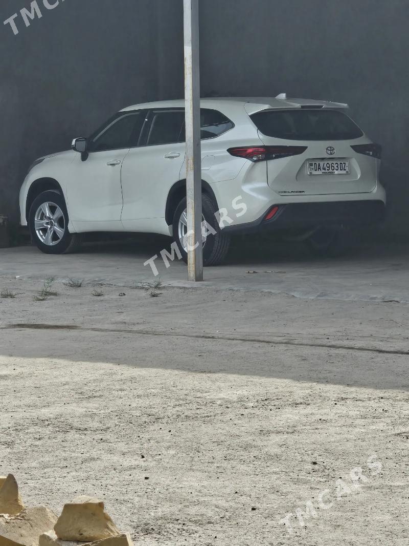 Toyota Highlander 2021 - 535 000 TMT - Кёнеургенч - img 4