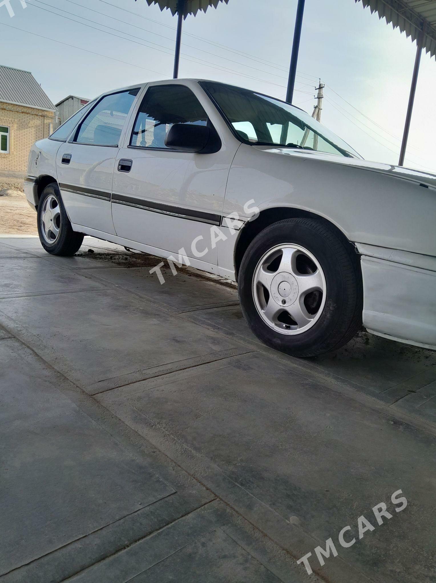 Opel Vectra 1991 - 20 000 TMT - Фарап - img 4