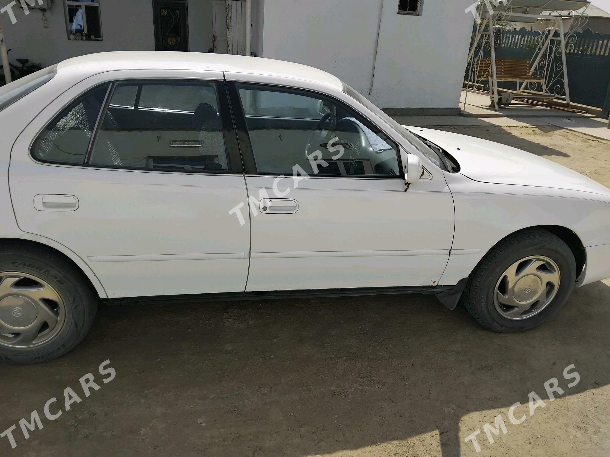 Toyota Camry 1992 - 95 000 TMT - Ёлётен - img 3