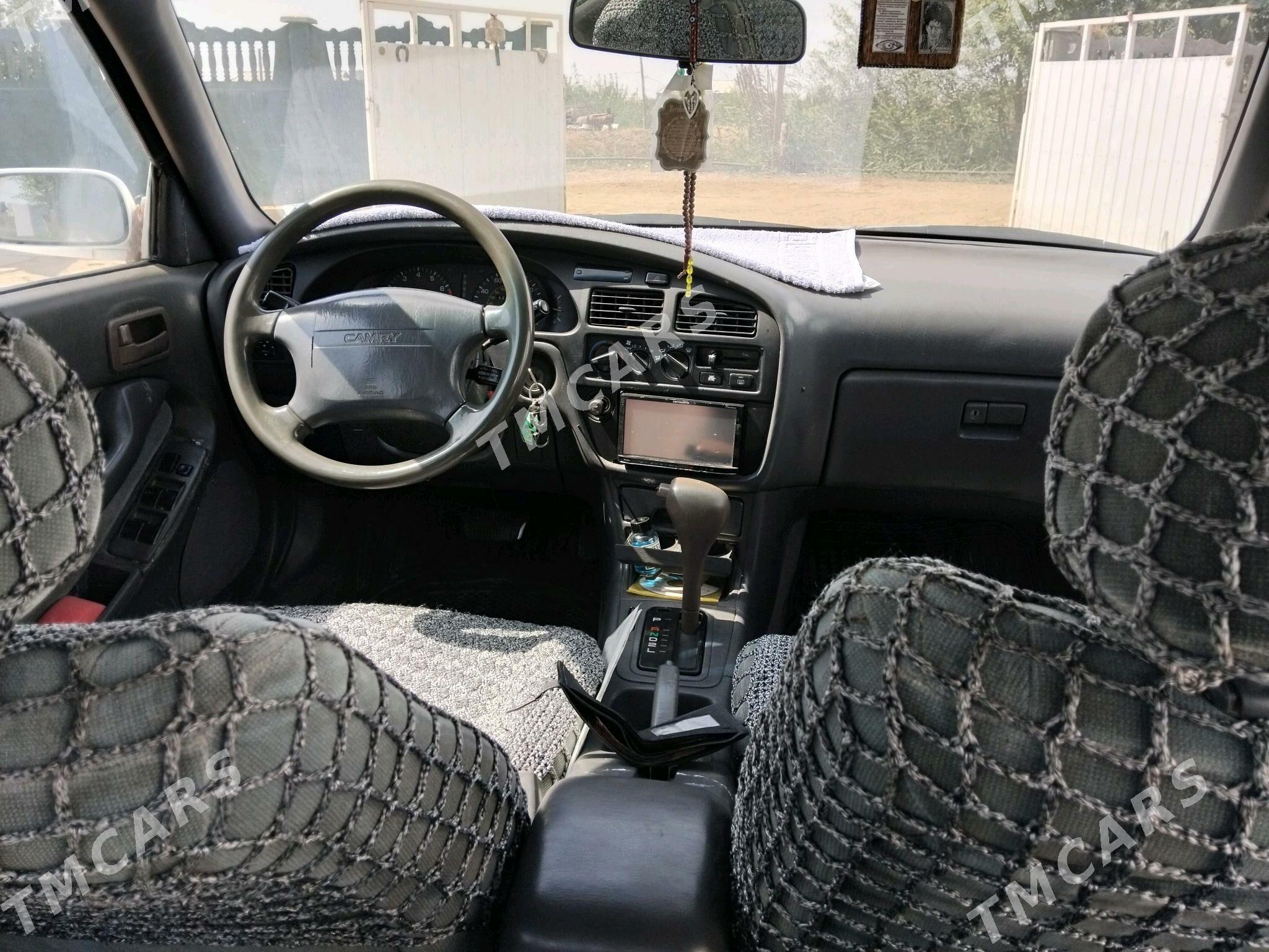 Toyota Camry 1992 - 95 000 TMT - Ёлётен - img 6