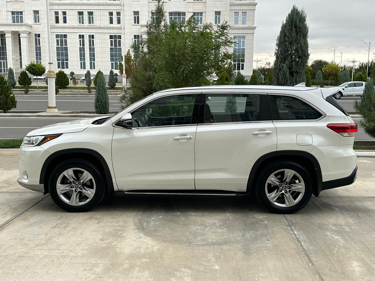 Toyota Highlander 2018 - 538 000 TMT - Aşgabat - img 6