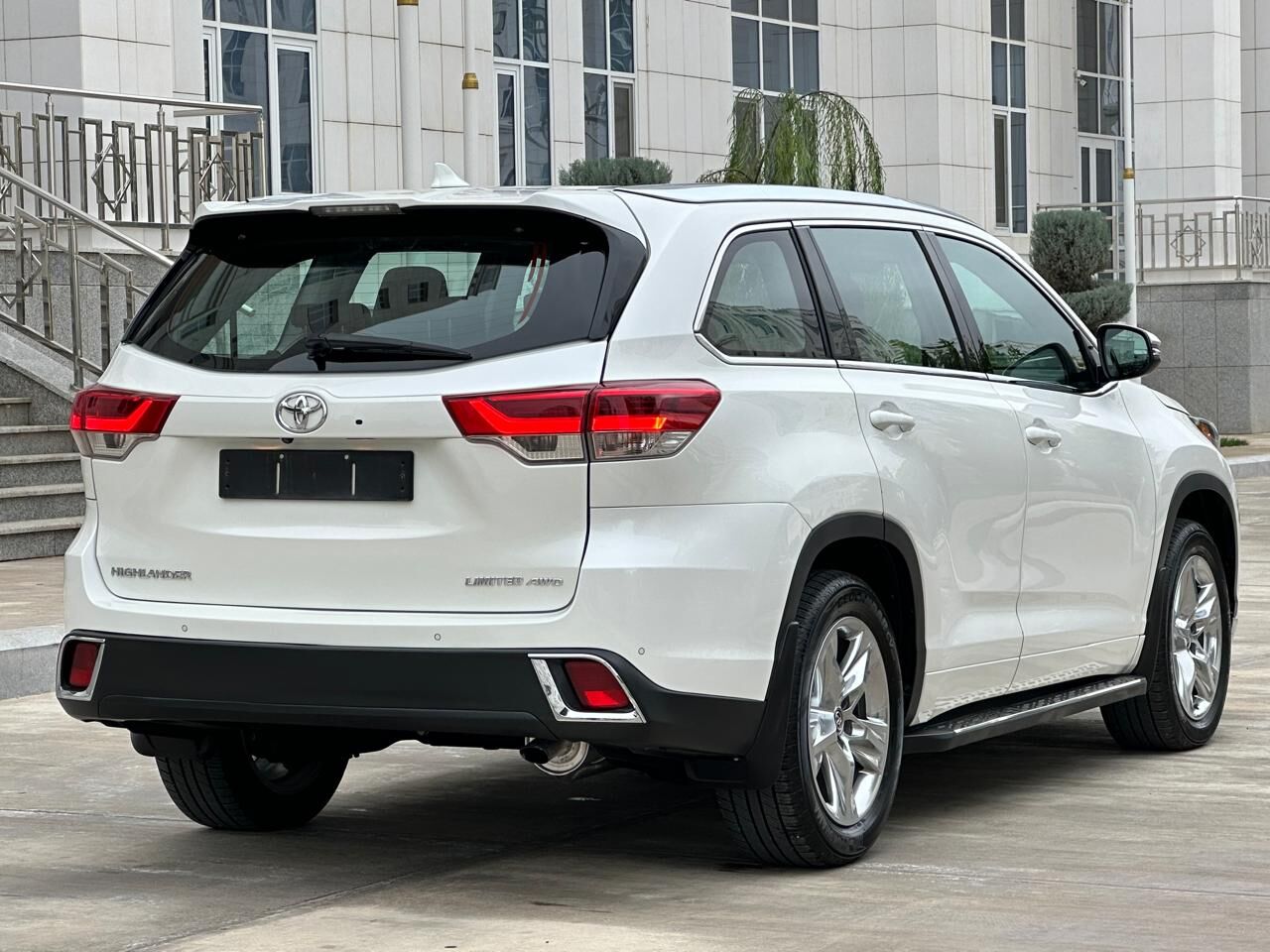 Toyota Highlander 2018 - 538 000 TMT - Aşgabat - img 4
