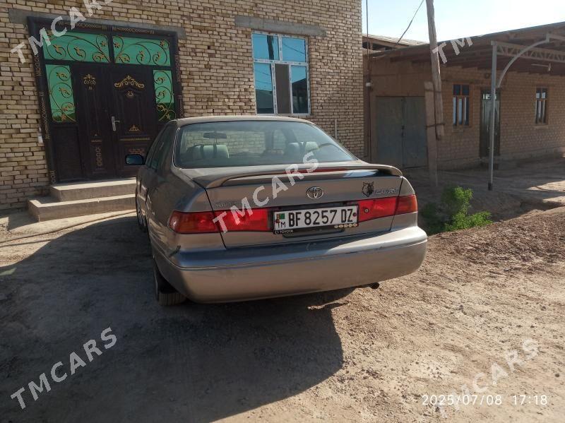 Toyota Camry 1999 - 130 000 TMT - Дашогуз - img 4