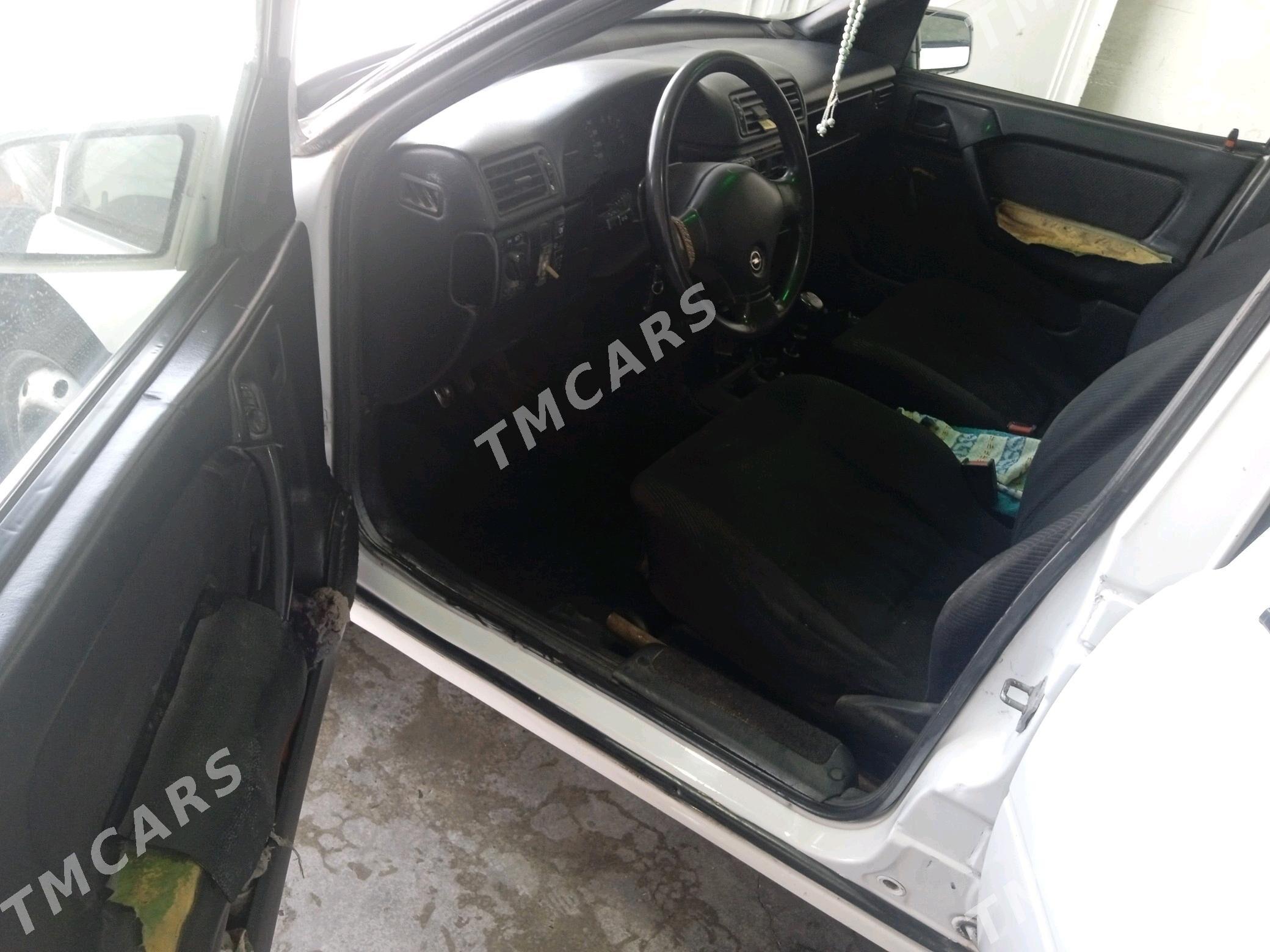 Opel Vectra 1991 - 26 000 TMT - Байрамали - img 3