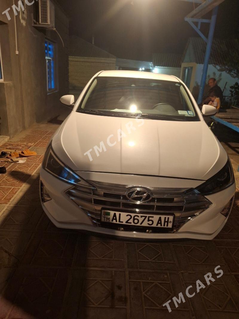Hyundai Elantra 2020 - 215 000 TMT - Ак-Бугдайский этрап - img 3