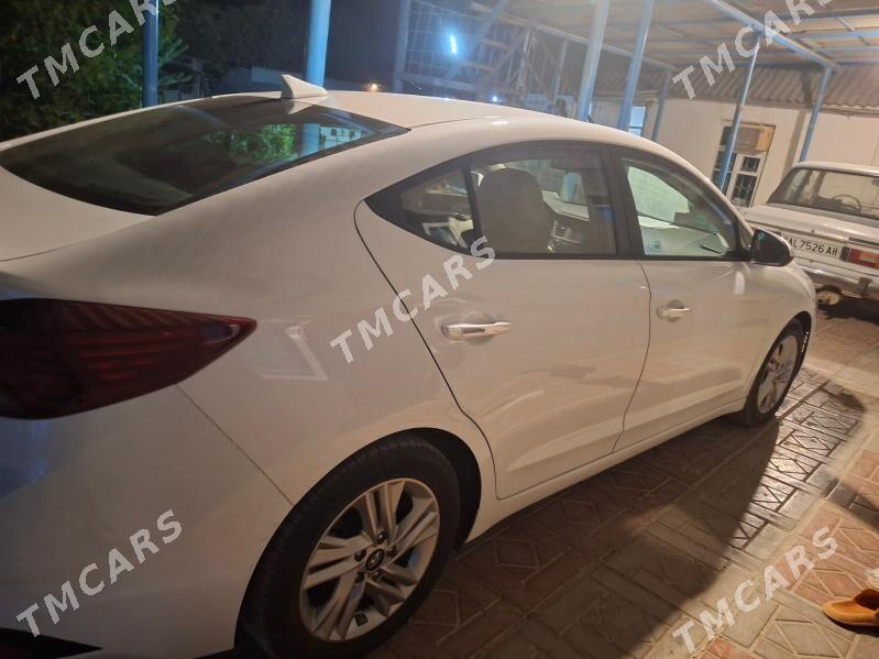 Hyundai Elantra 2020 - 215 000 TMT - Ак-Бугдайский этрап - img 2