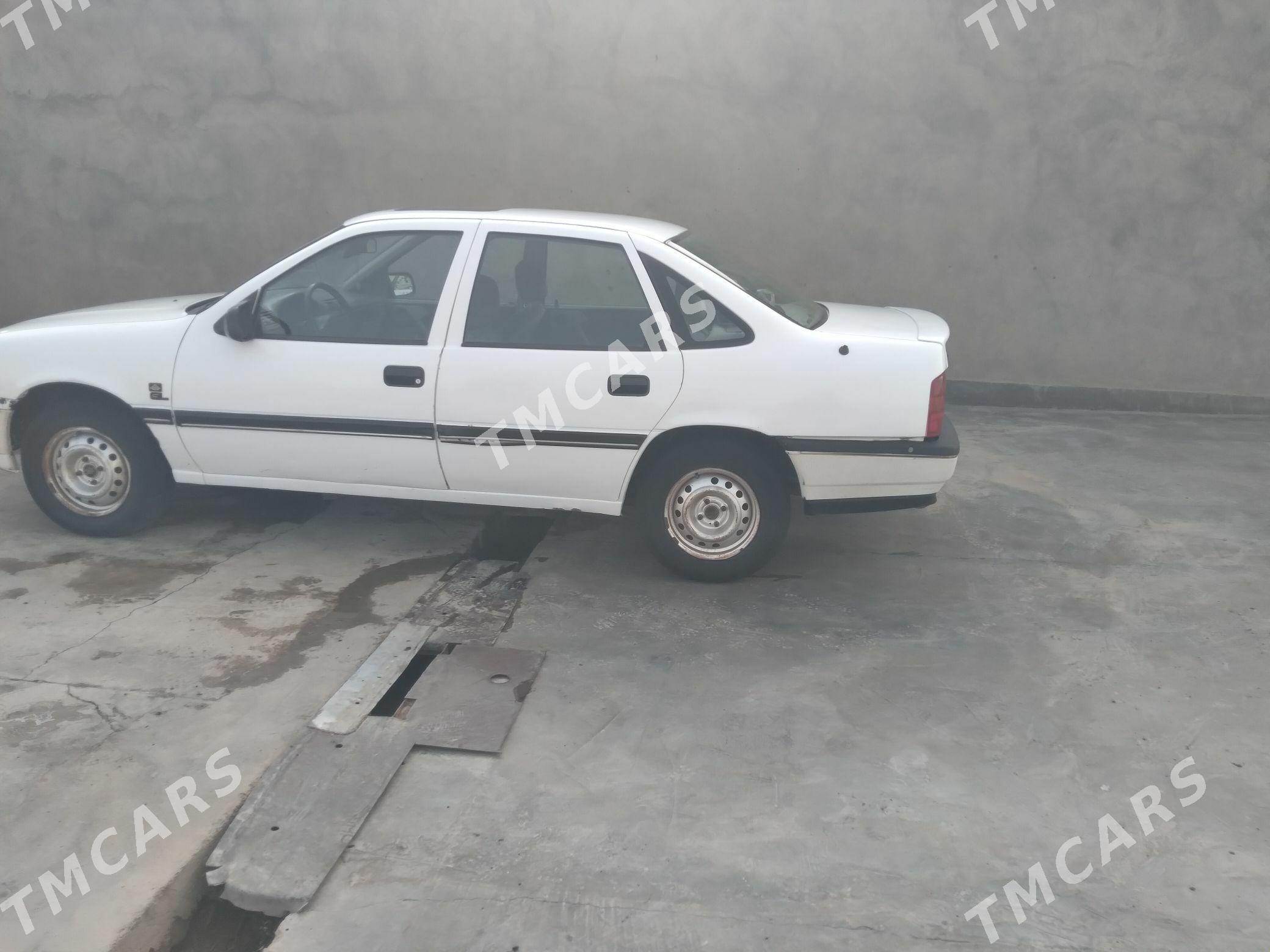Opel Vectra 1989 - 17 000 TMT - Халач - img 4