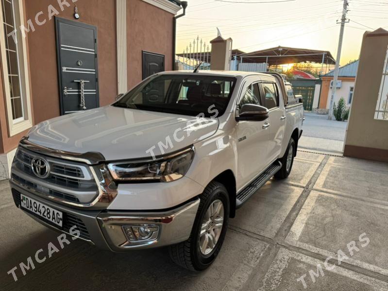 Toyota Hilux 2021 - 550 000 TMT - Arzuw - img 2