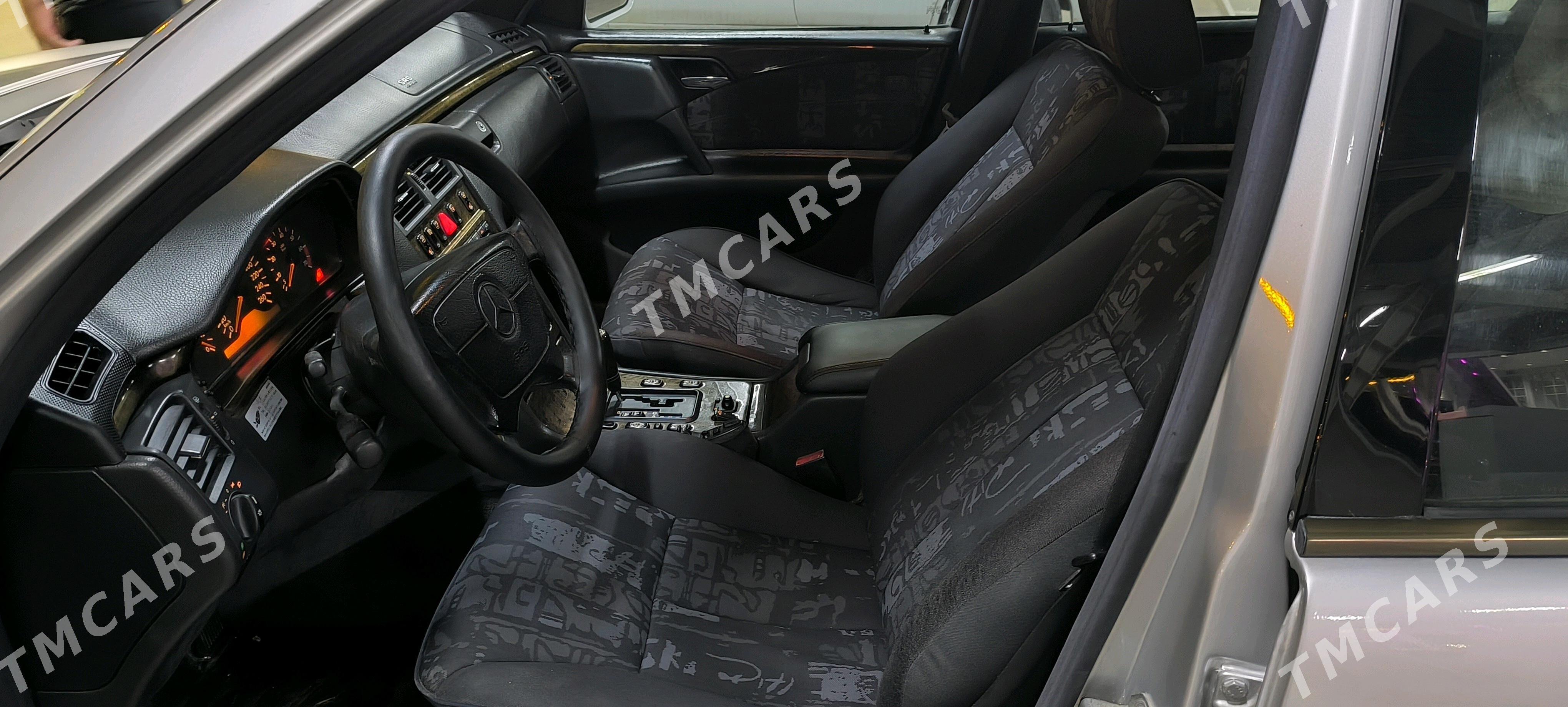 Mercedes-Benz E320 1997 - 85 000 TMT - Балканабат - img 7