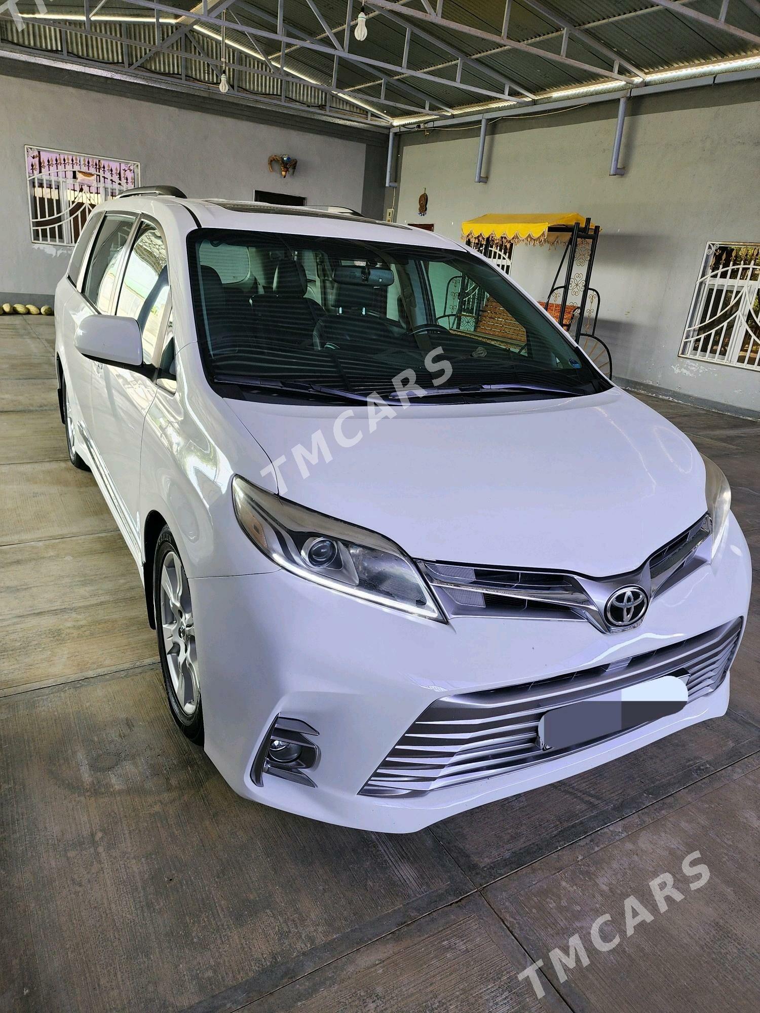 Toyota Sienna 2017 - 390 000 TMT - Aşgabat - img 2