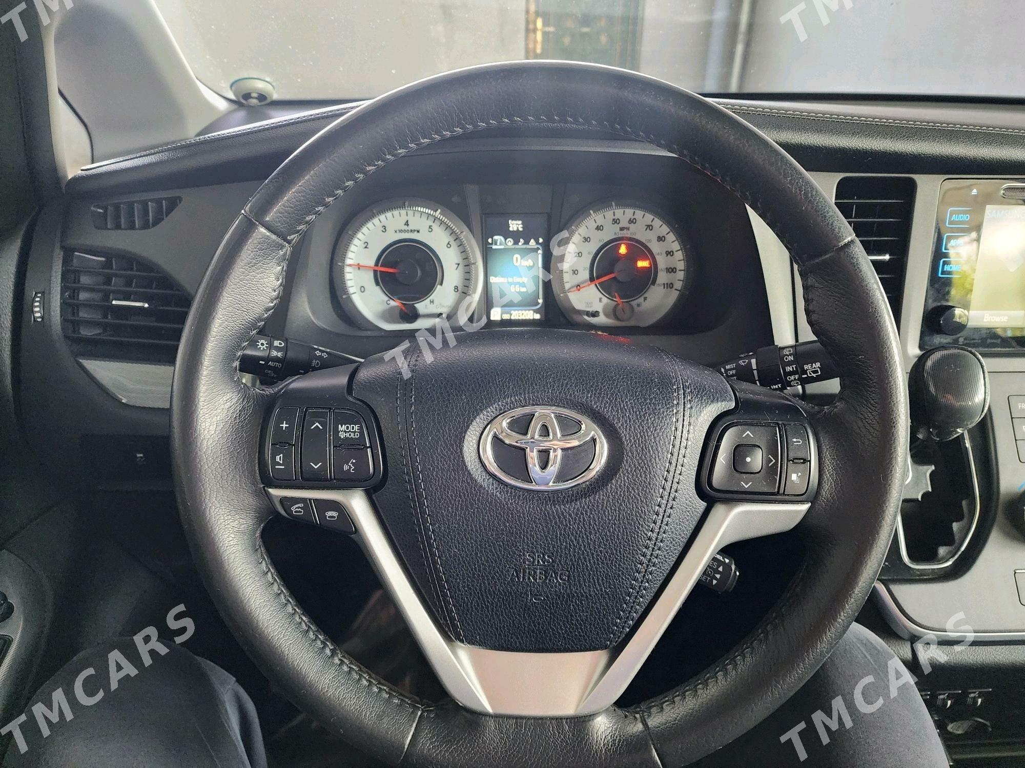 Toyota Sienna 2017 - 390 000 TMT - Aşgabat - img 8
