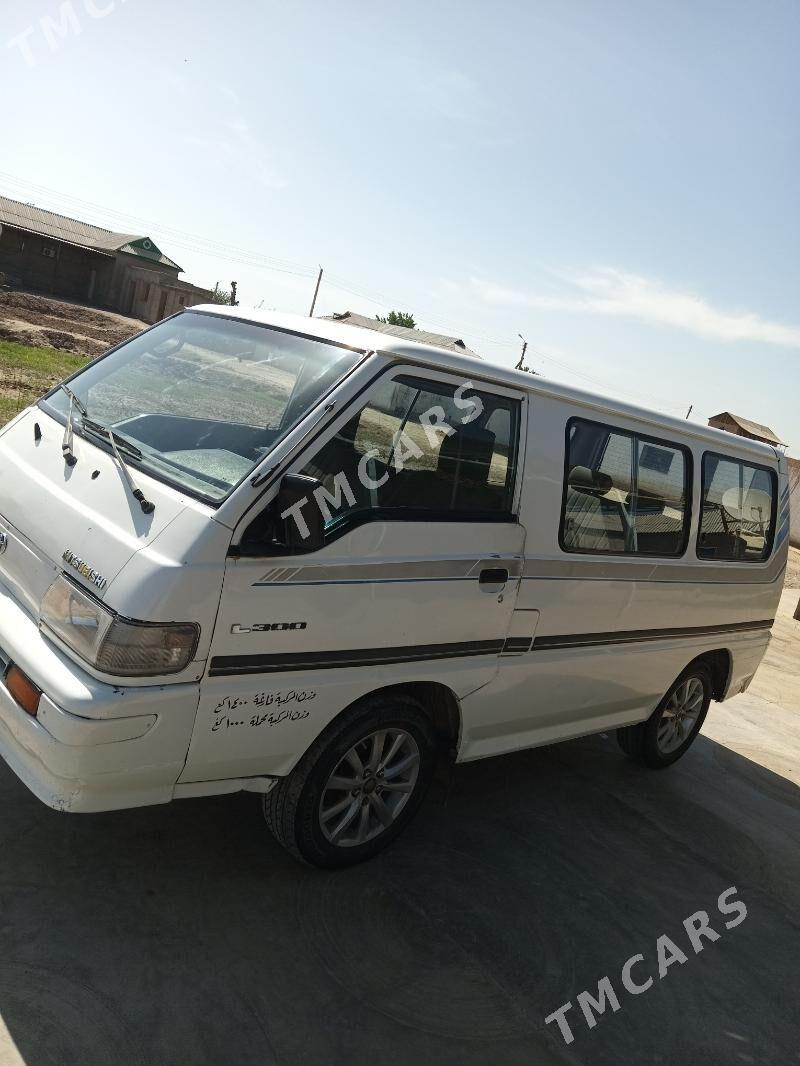 Toyota Hiace 1995 - 62 000 TMT - Серахс - img 2