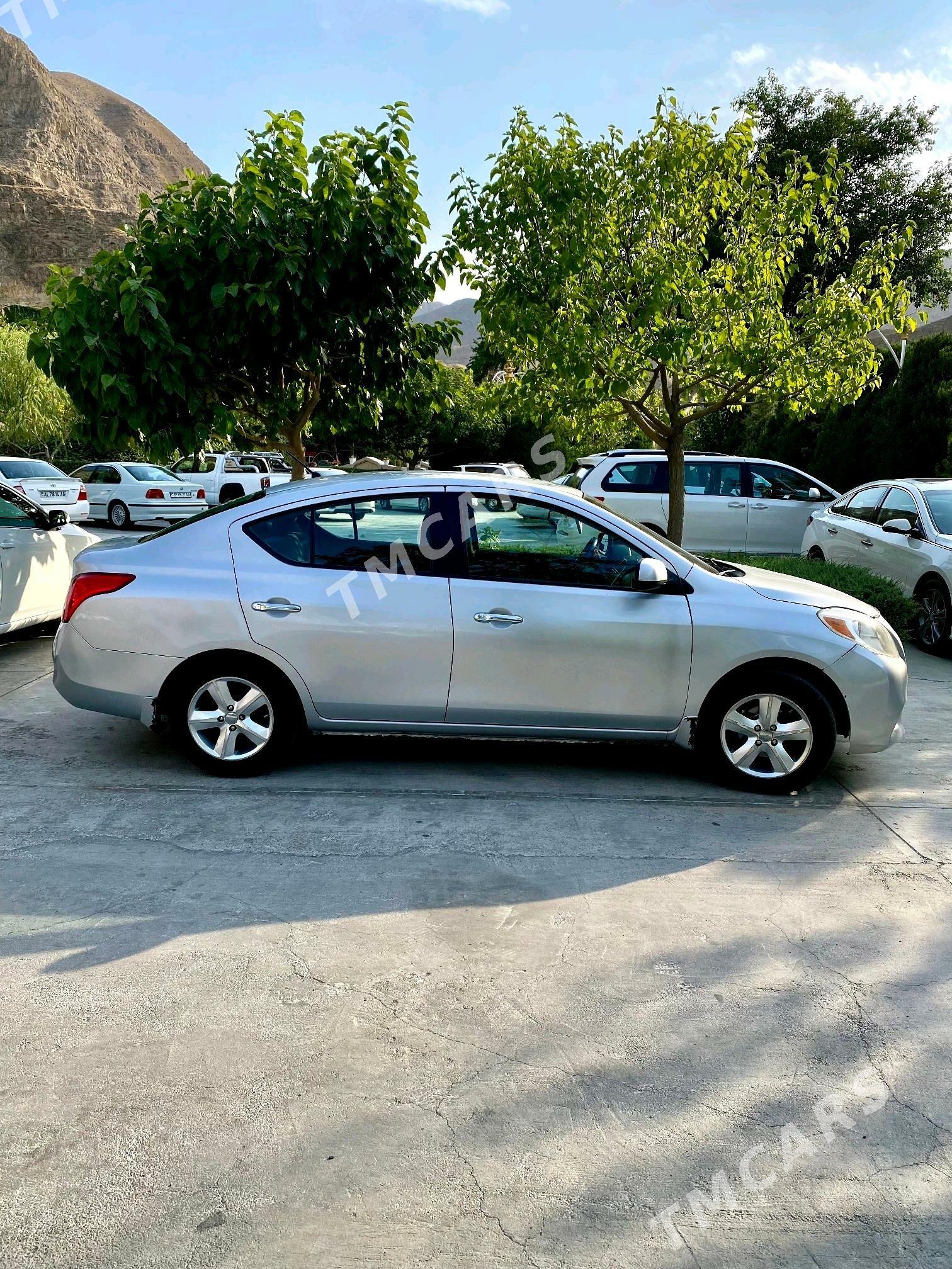 Nissan Versa 2011 - 87 000 TMT - Кака - img 3