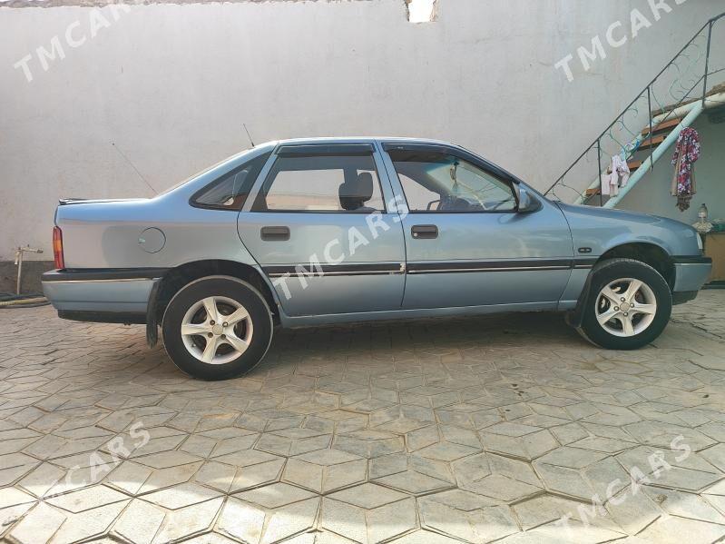 Opel Vectra 1990 - 30 000 TMT - Kerki - img 2