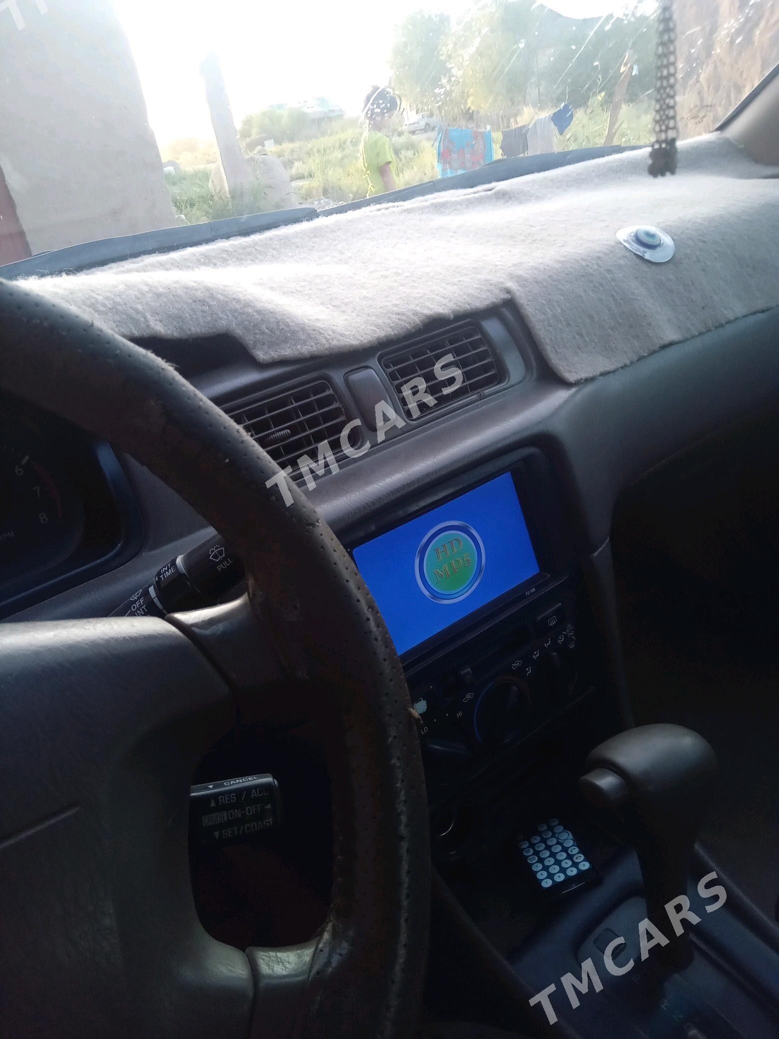 Toyota Camry 2000 - 130 000 TMT - Köneürgenç - img 3