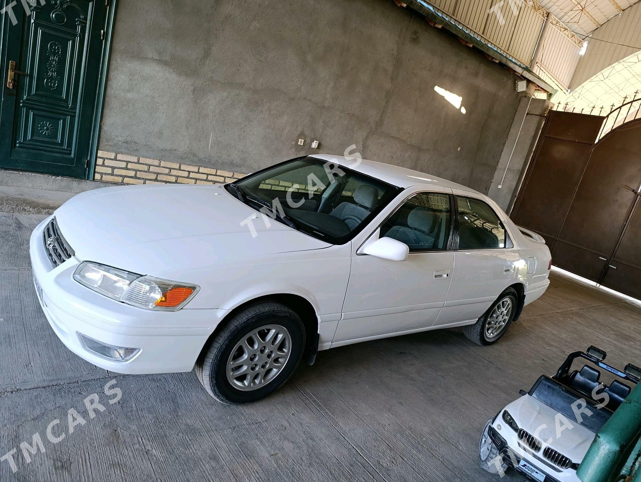 Toyota Camry 2001 - 125 000 TMT - Кёнеургенч - img 1